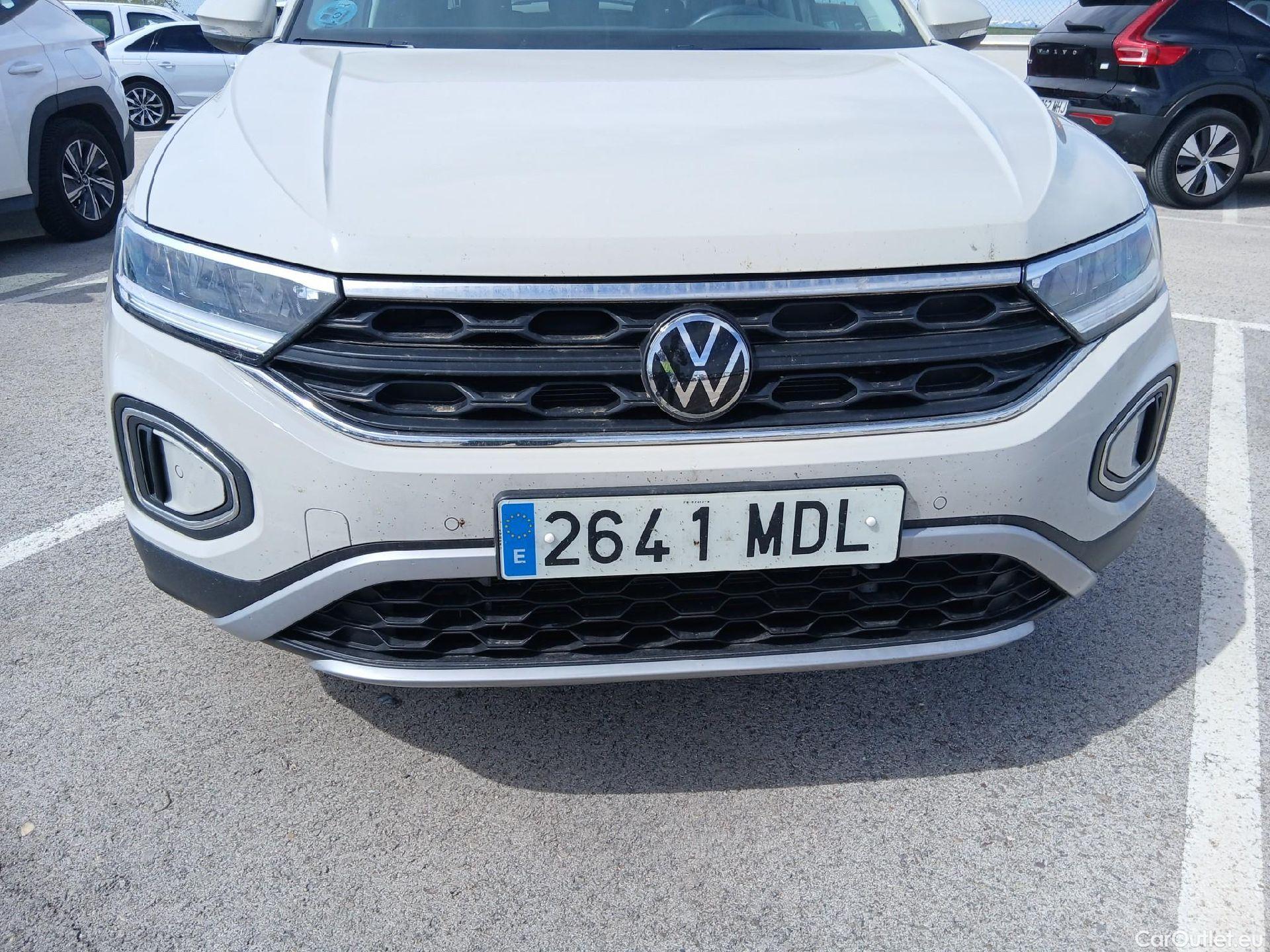  Volkswagen  T-ROC VOLKSWAGEN  / 2021 / 5P / todoterreno Life 1.5 TSI 110kW (150CV) DSG #4
