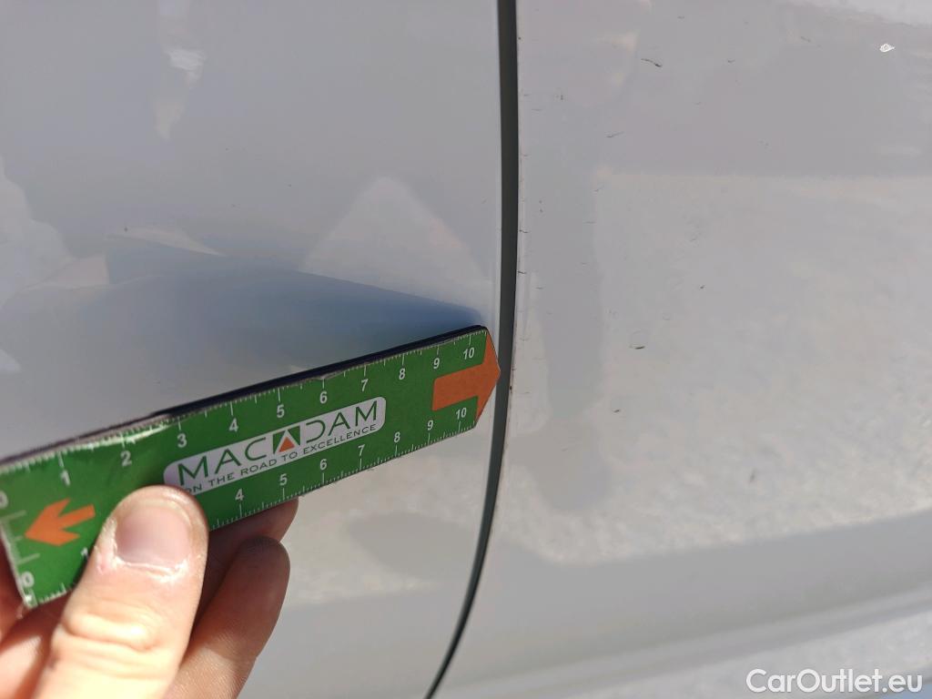  Toyota  Corolla TOYOTA  / 2019 / 5P / familiar 1.8 125H STYLE E-CVT TOURING SPORT #25