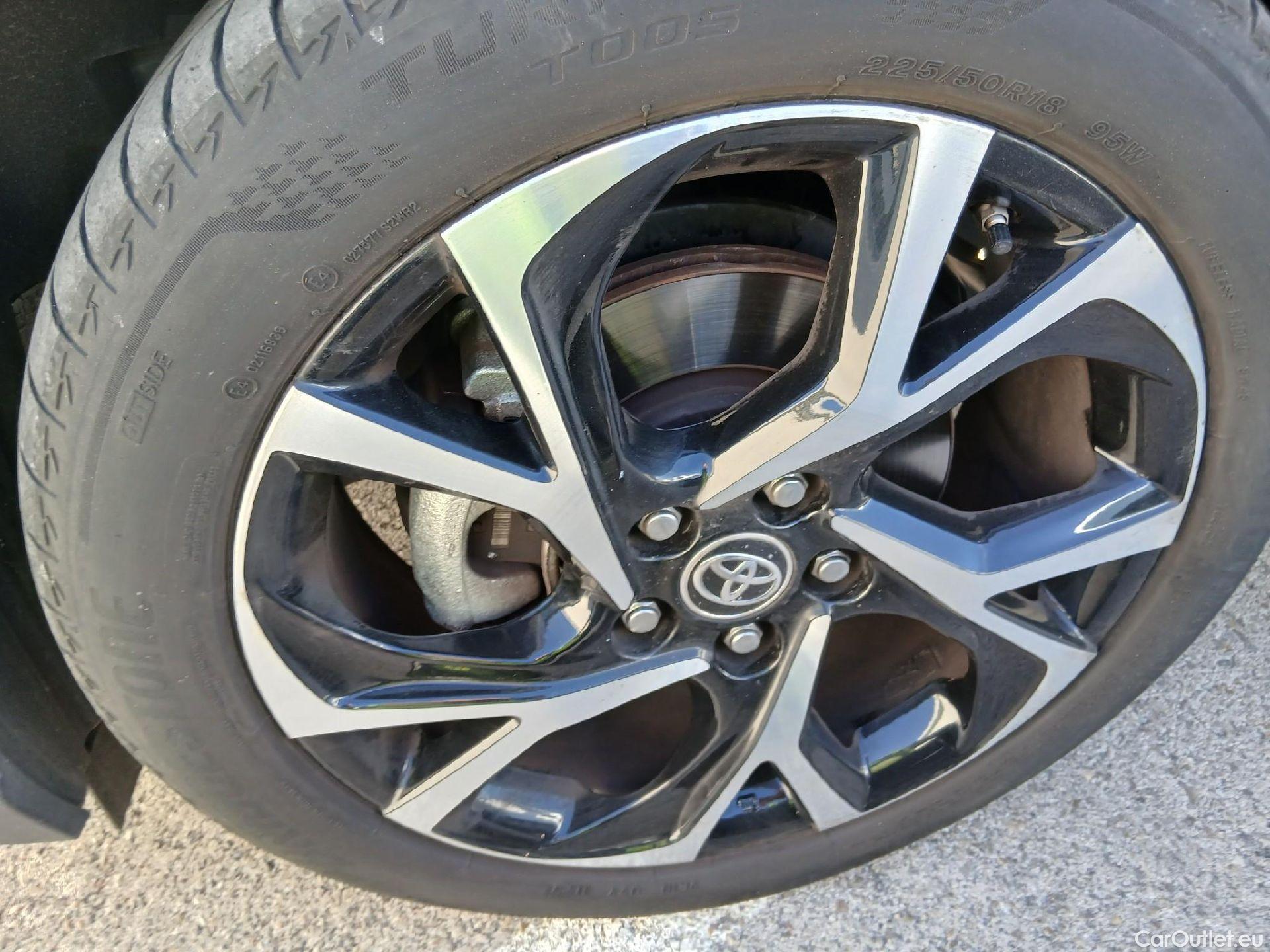  Toyota  C-HR TOYOTA  / 2019 / 5P / todoterreno 1.8 125H Advance #15