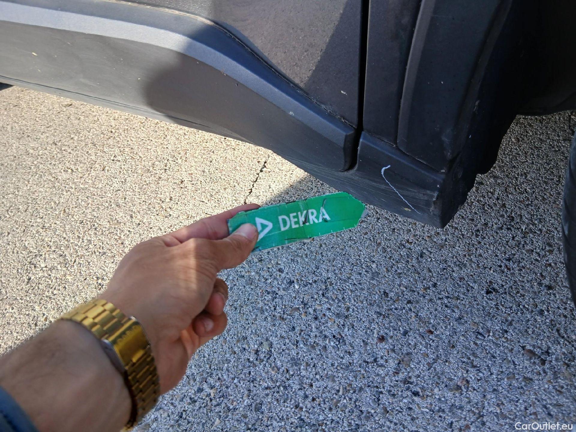  Toyota  C-HR TOYOTA  / 2019 / 5P / todoterreno 1.8 125H Advance #60