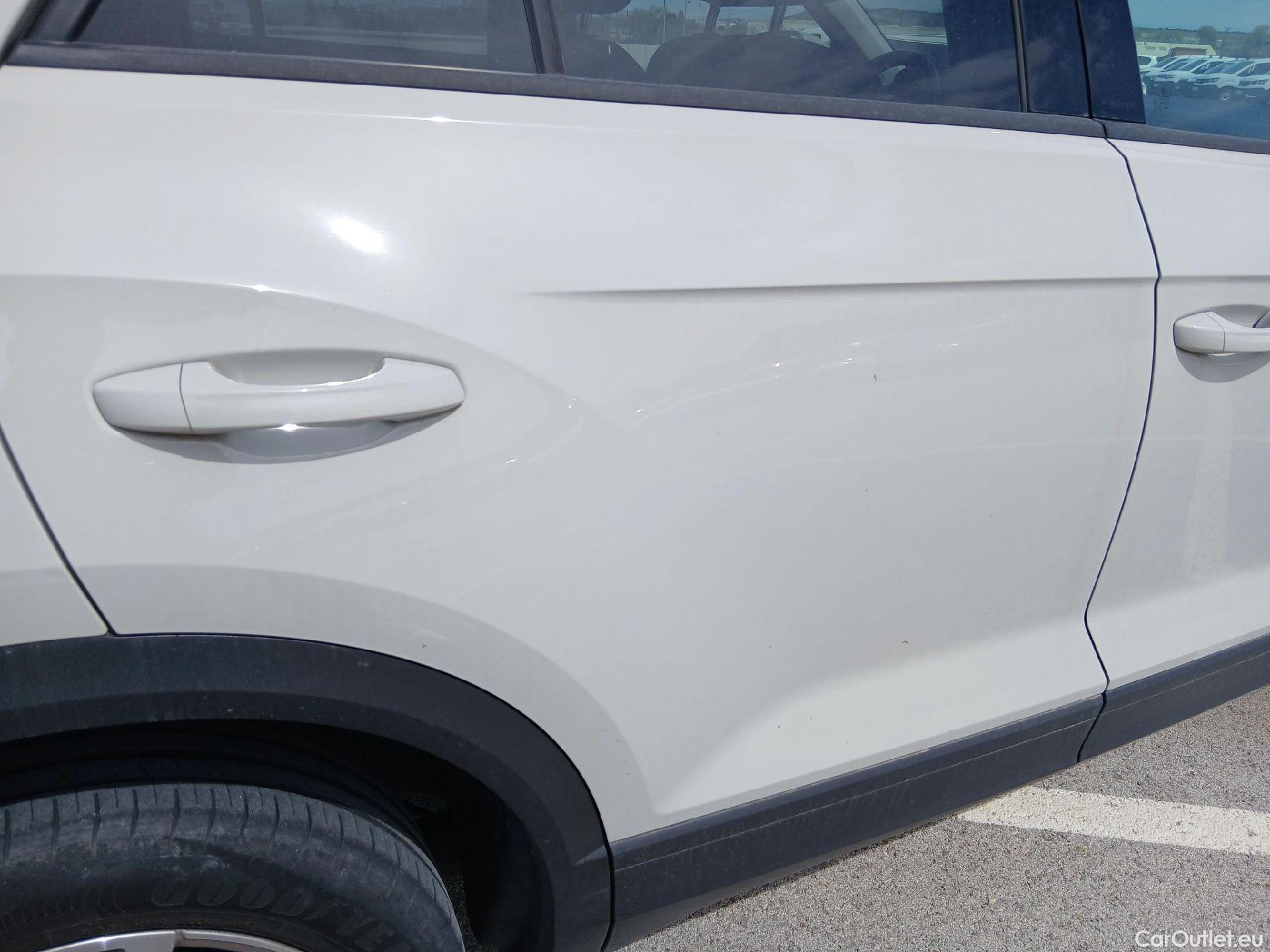  Volkswagen  T-ROC VOLKSWAGEN  / 2021 / 5P / todoterreno Life 1.5 TSI 110kW (150CV) DSG #37