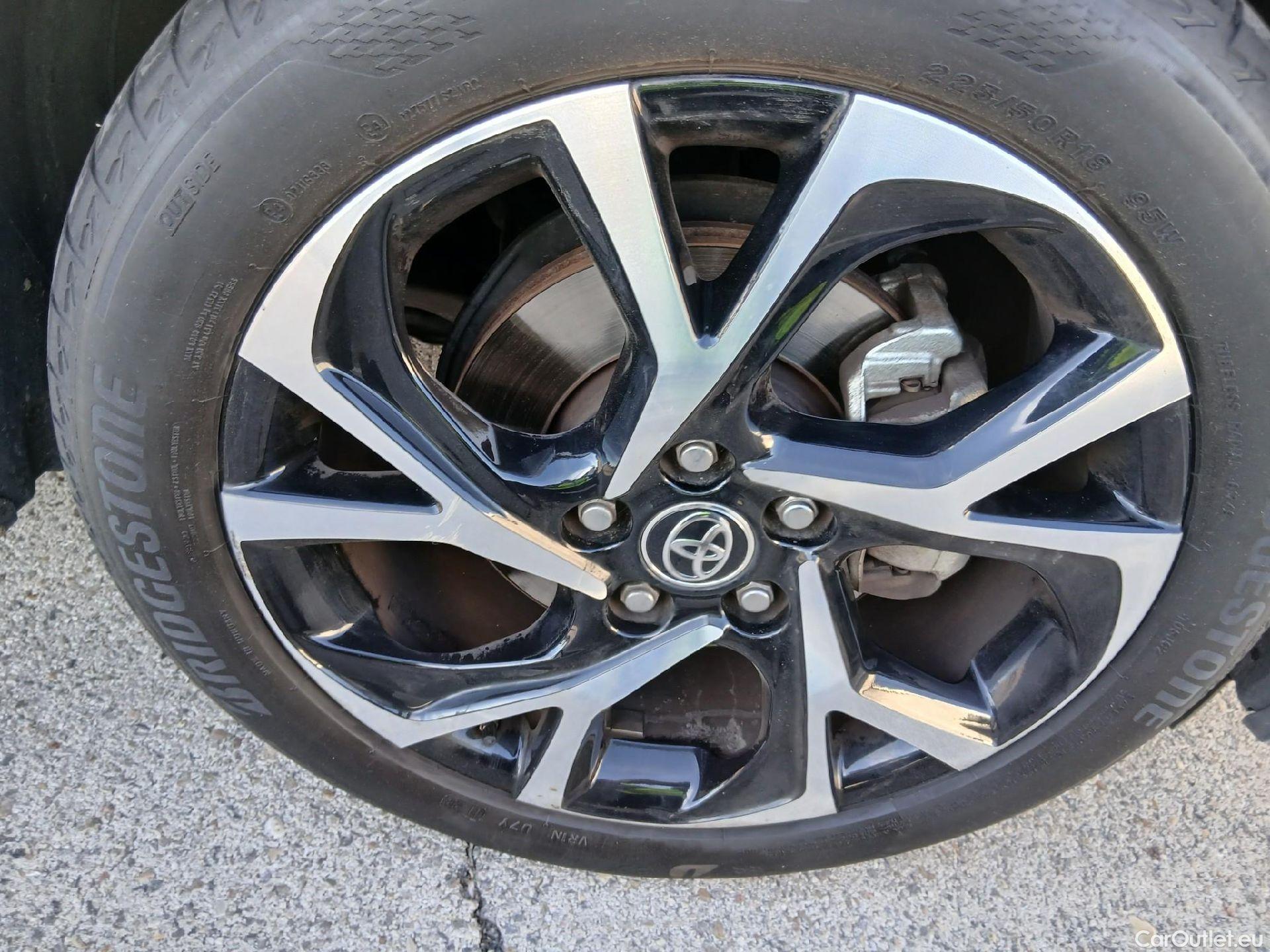  Toyota  C-HR TOYOTA  / 2019 / 5P / todoterreno 1.8 125H Advance #57