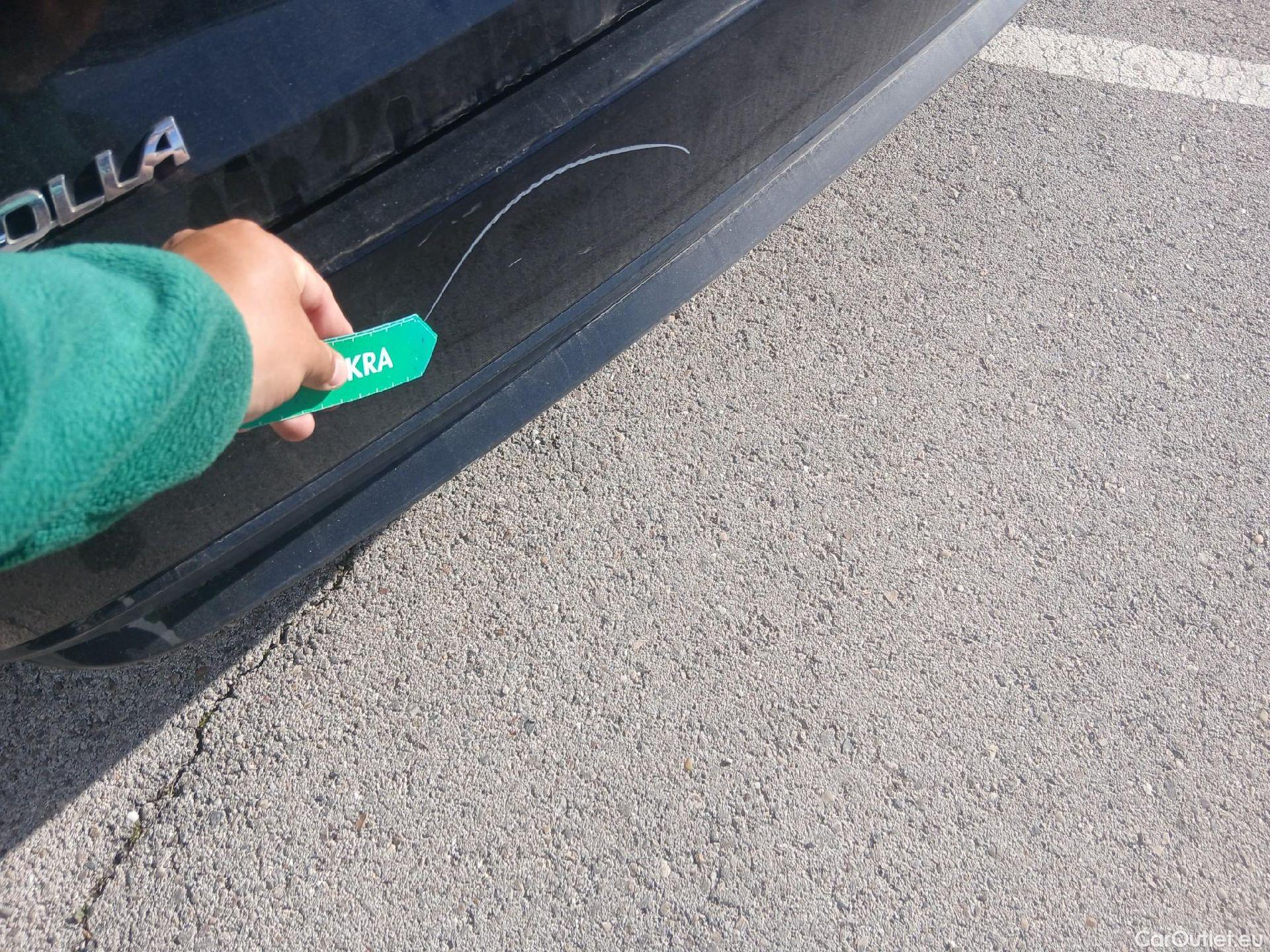  Toyota  Corolla TOYOTA  / 2019 / 5P / familiar 1.8 125H STYLE E-CVT TOURING SPORT #16