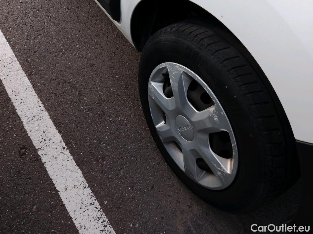  Dacia  Dokker DACIA  / 2013 / 4P / furgón derivado de turismo Van Essential 1.6 75kW (100CV) GLP #27