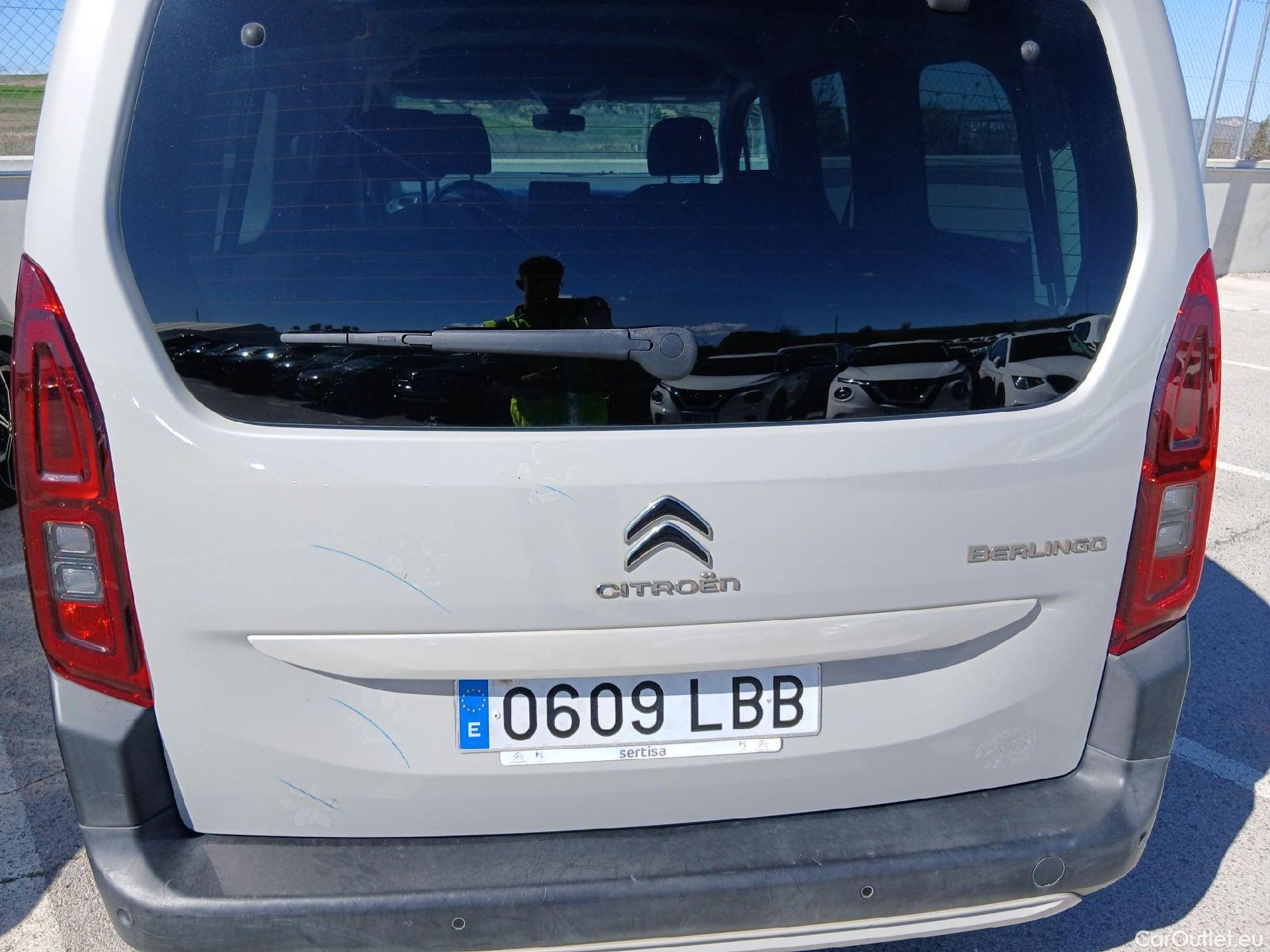  Citroen  Berlingo CITROEN  / 2018 / 5P / monovolumen compacto Talla XL BlueHDi 130 S&S EAT8 SHINE #25