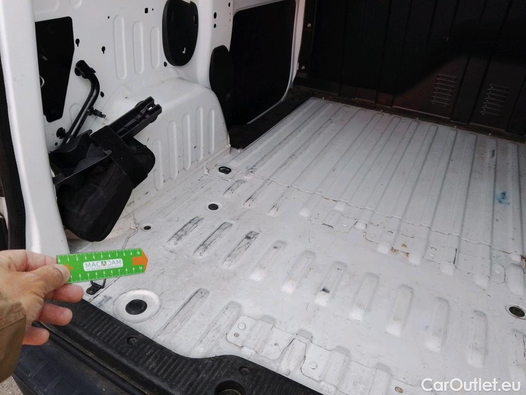  Dacia  Dokker DACIA  / 2013 / 4P / furgón derivado de turismo Van Essential 1.6 75kW (100CV) GLP #23