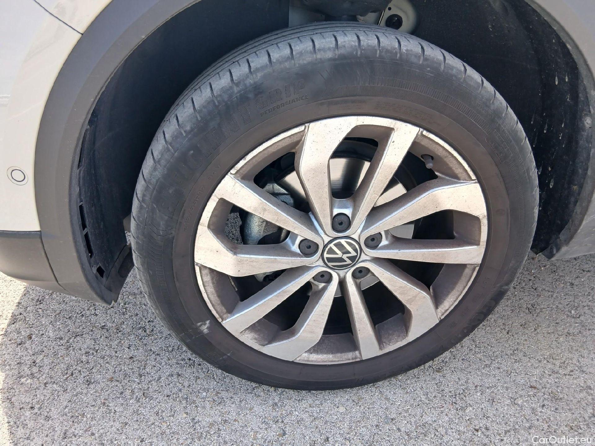  Volkswagen  T-ROC VOLKSWAGEN  / 2021 / 5P / todoterreno Life 1.5 TSI 110kW (150CV) DSG #8