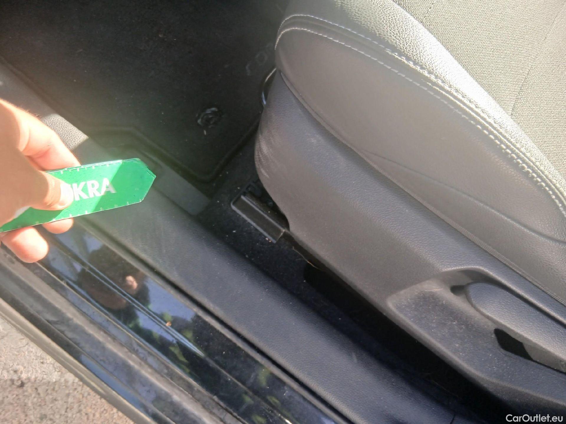  Toyota  Corolla TOYOTA  / 2019 / 5P / familiar 1.8 125H STYLE E-CVT TOURING SPORT #1