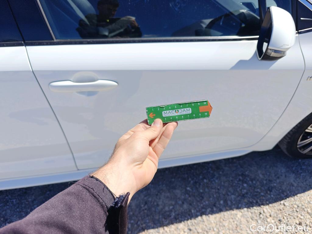  Toyota  Corolla TOYOTA  / 2019 / 5P / familiar 1.8 125H STYLE E-CVT TOURING SPORT #22