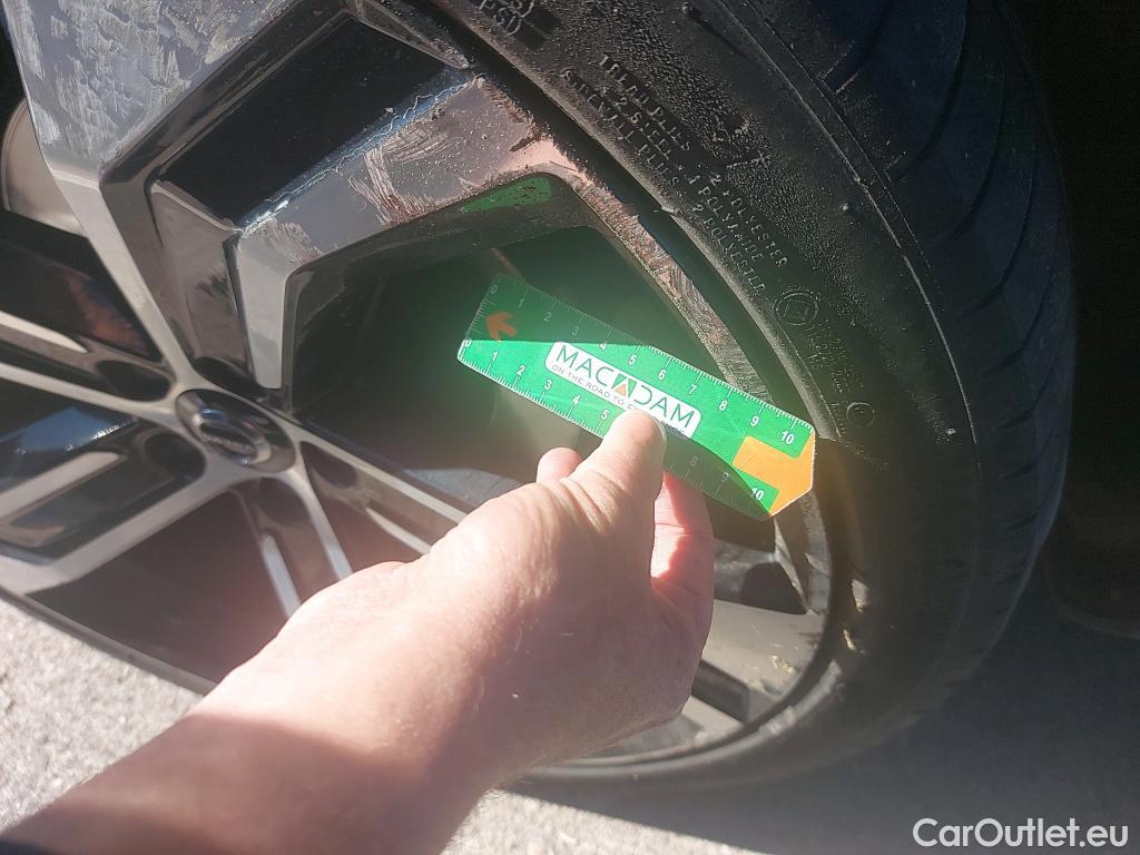  Volvo  XC90 VOLVO  / 2019 / 5P / todoterreno 2.0 T8 AWD Recharge R-Design Auto #12