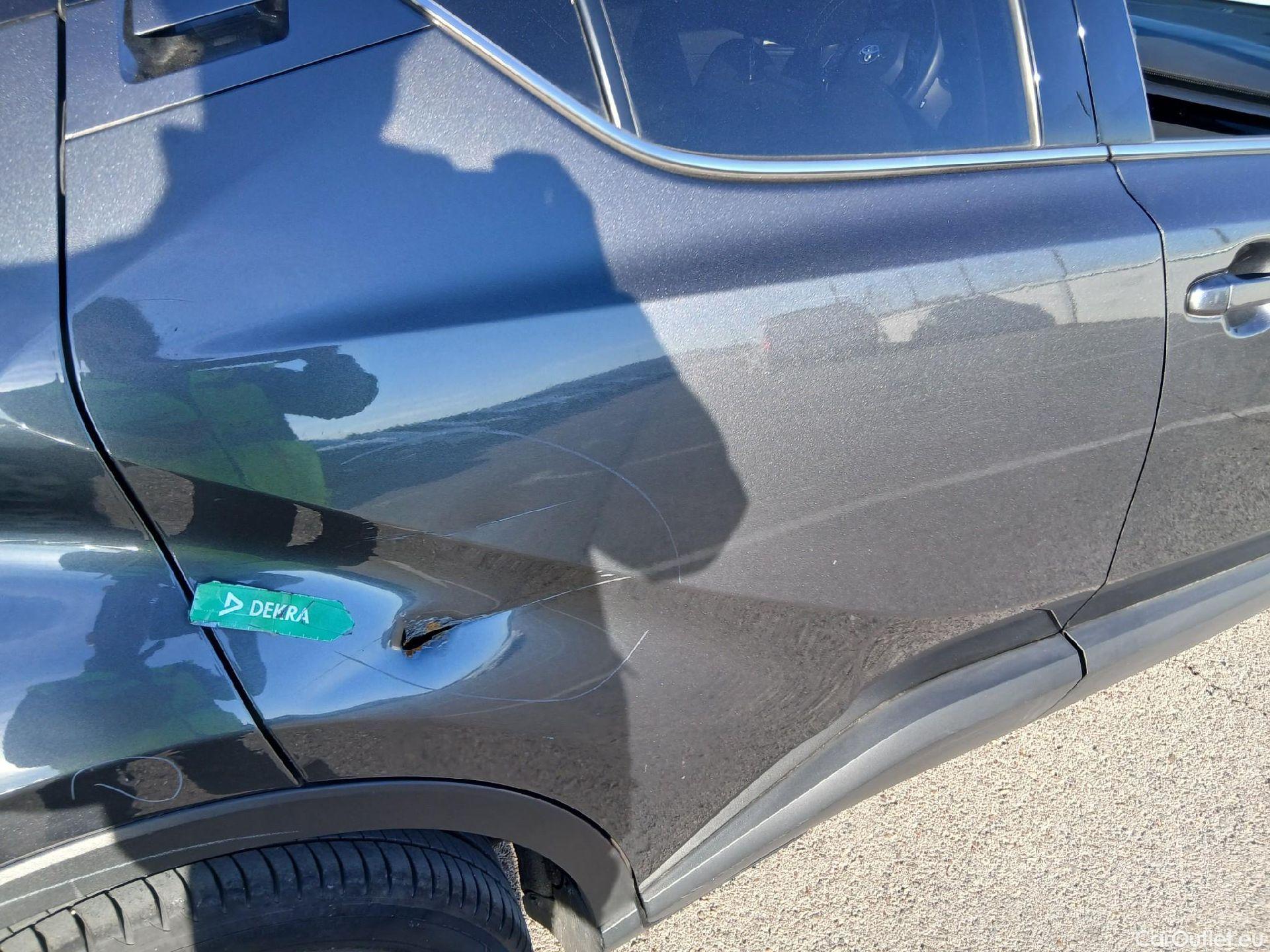  Toyota  C-HR TOYOTA  / 2019 / 5P / todoterreno 1.8 125H Advance #50