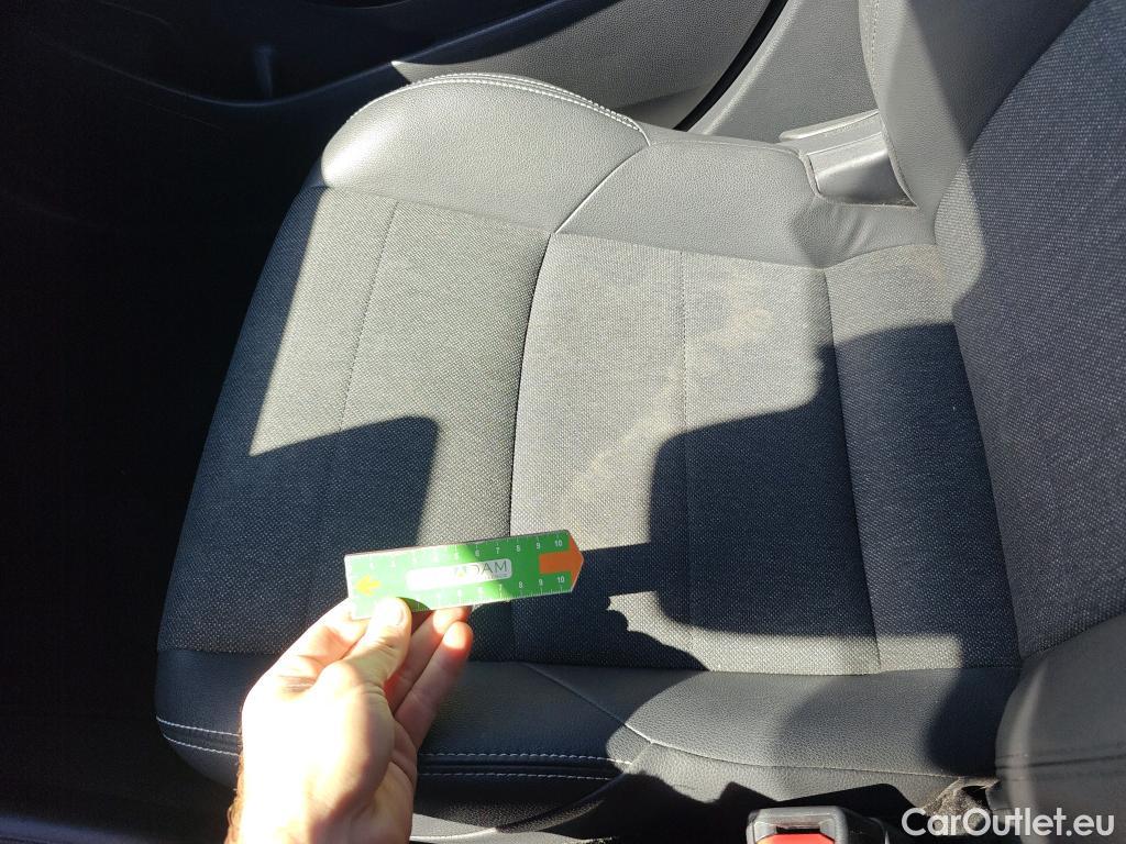  Toyota  Corolla TOYOTA  / 2019 / 5P / familiar 1.8 125H STYLE E-CVT TOURING SPORT #74