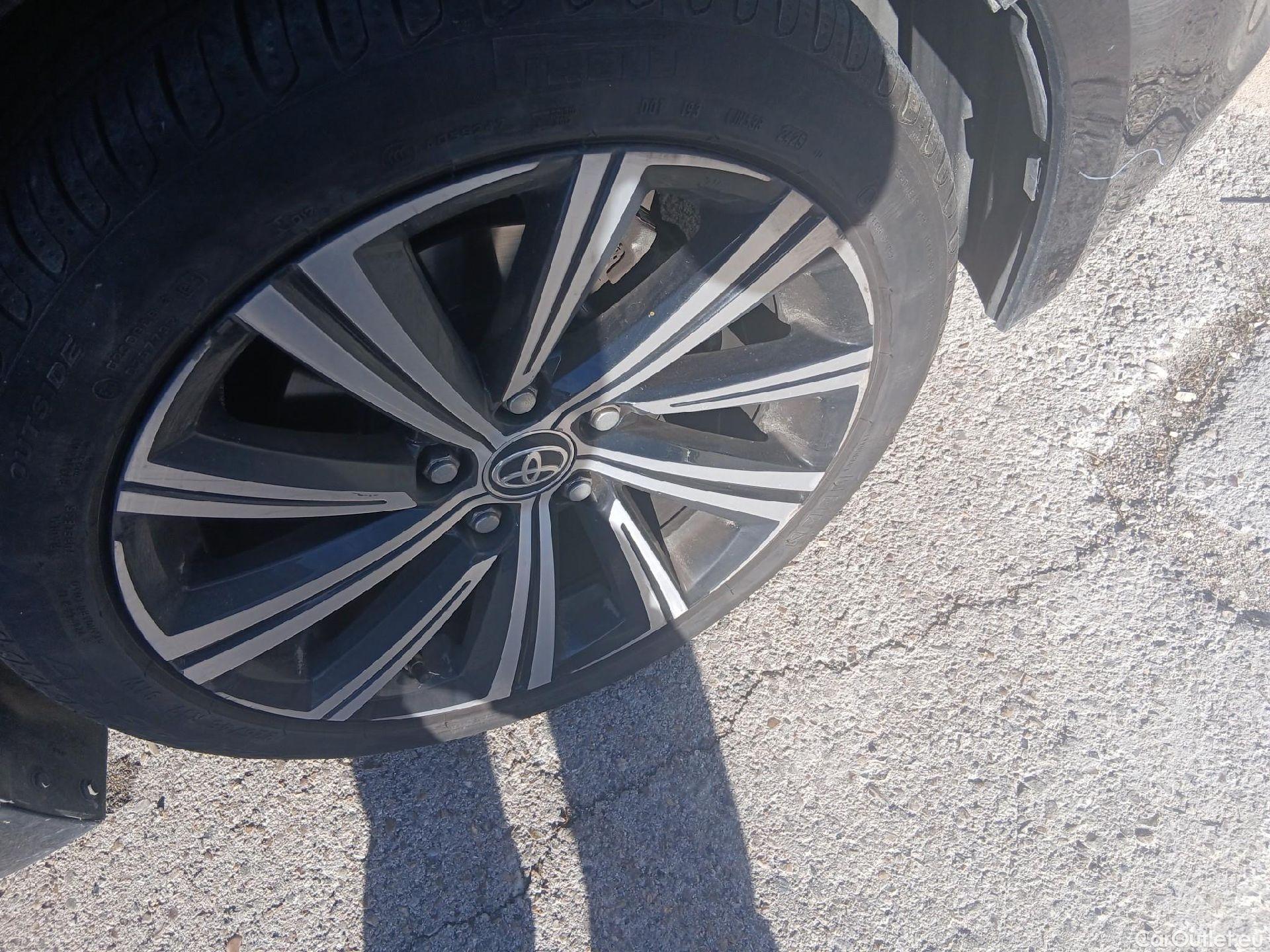  Toyota  Corolla TOYOTA  / 2019 / 5P / familiar 1.8 125H STYLE E-CVT TOURING SPORT #26