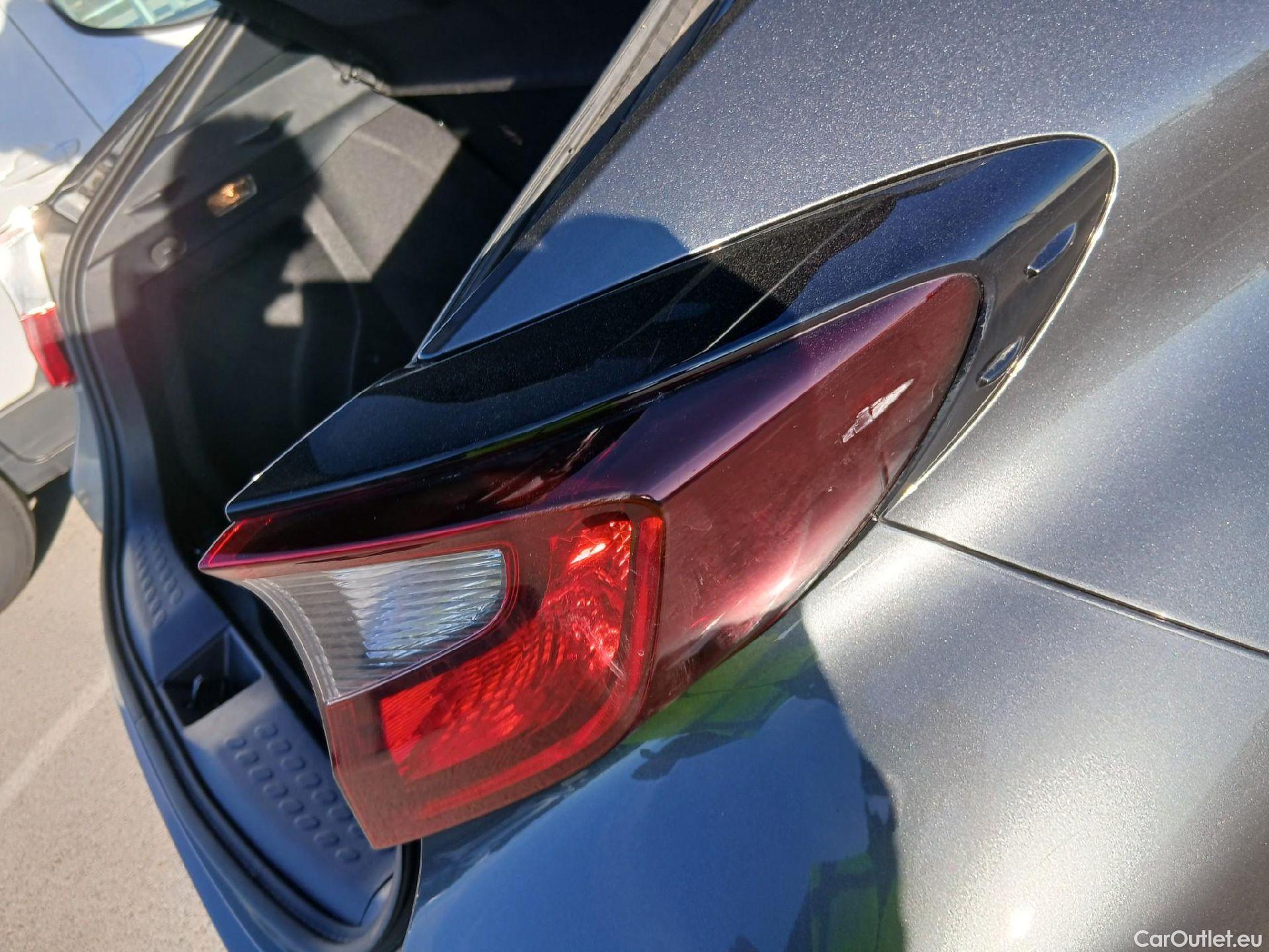  Toyota  C-HR TOYOTA  / 2019 / 5P / todoterreno 1.8 125H Advance #39