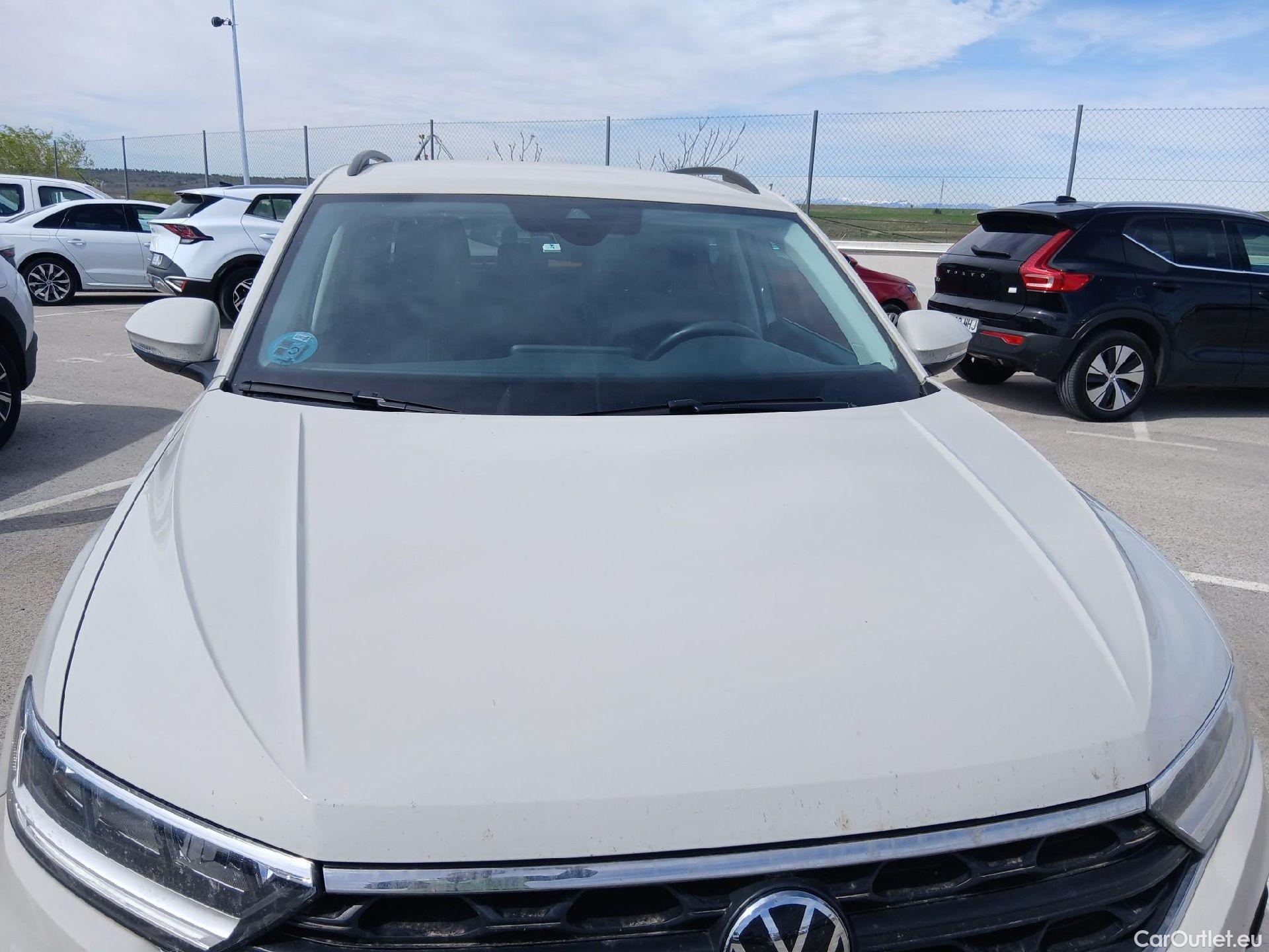  Volkswagen  T-ROC VOLKSWAGEN  / 2021 / 5P / todoterreno Life 1.5 TSI 110kW (150CV) DSG #2