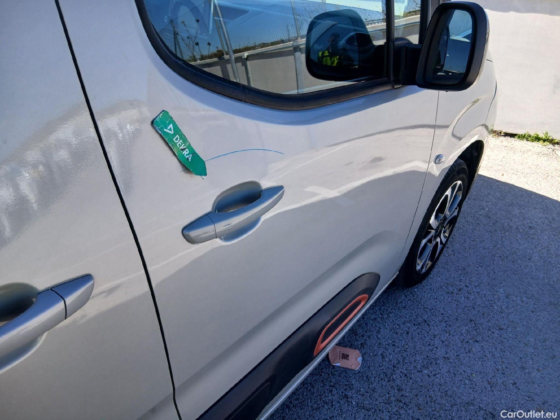  Citroen  Berlingo CITROEN  / 2018 / 5P / monovolumen compacto Talla XL BlueHDi 130 S&S EAT8 SHINE #30