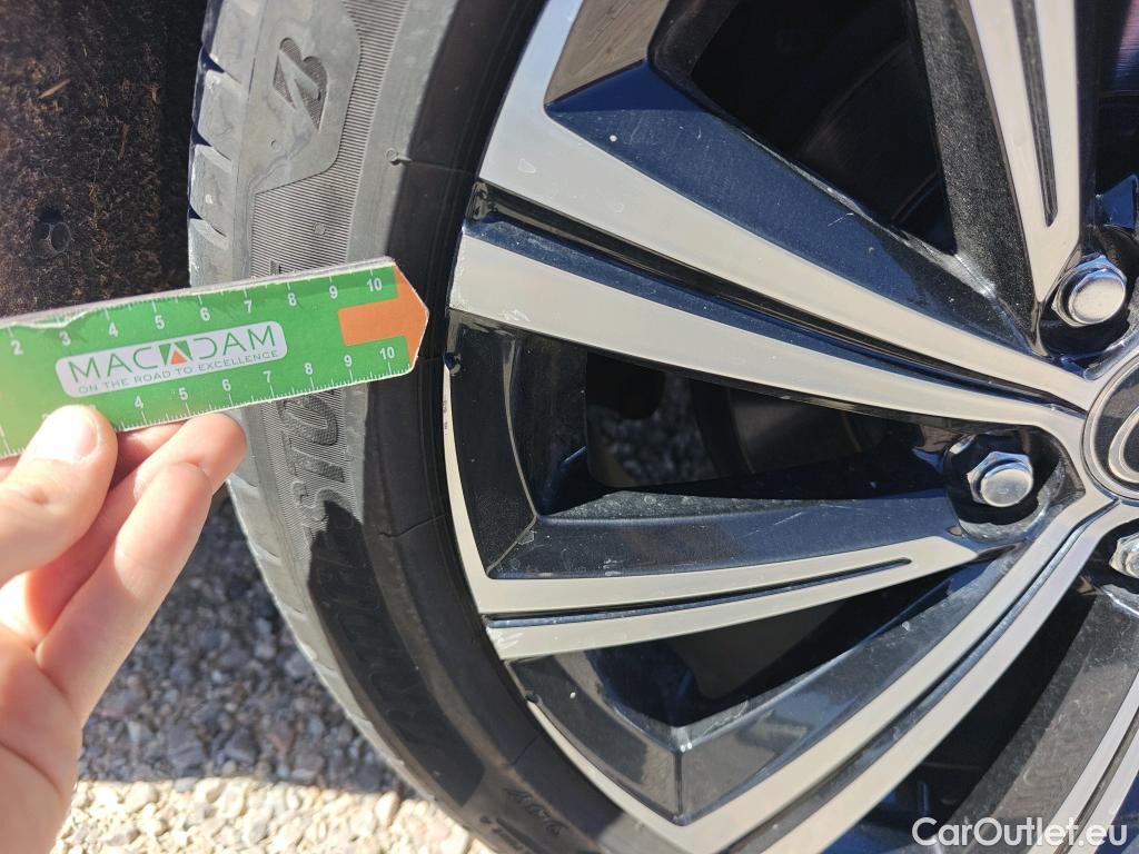  Toyota  Corolla TOYOTA  / 2019 / 5P / familiar 1.8 125H STYLE E-CVT TOURING SPORT #71