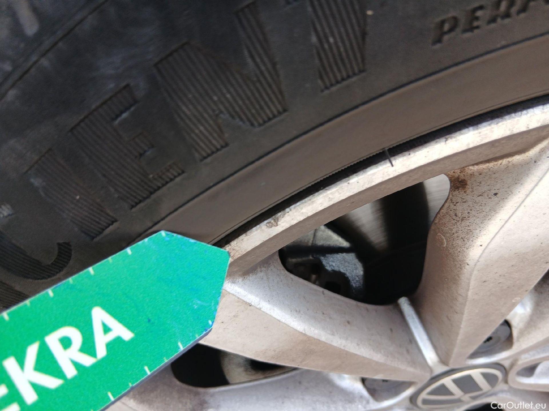  Volkswagen  T-ROC VOLKSWAGEN  / 2021 / 5P / todoterreno Life 1.5 TSI 110kW (150CV) DSG #7