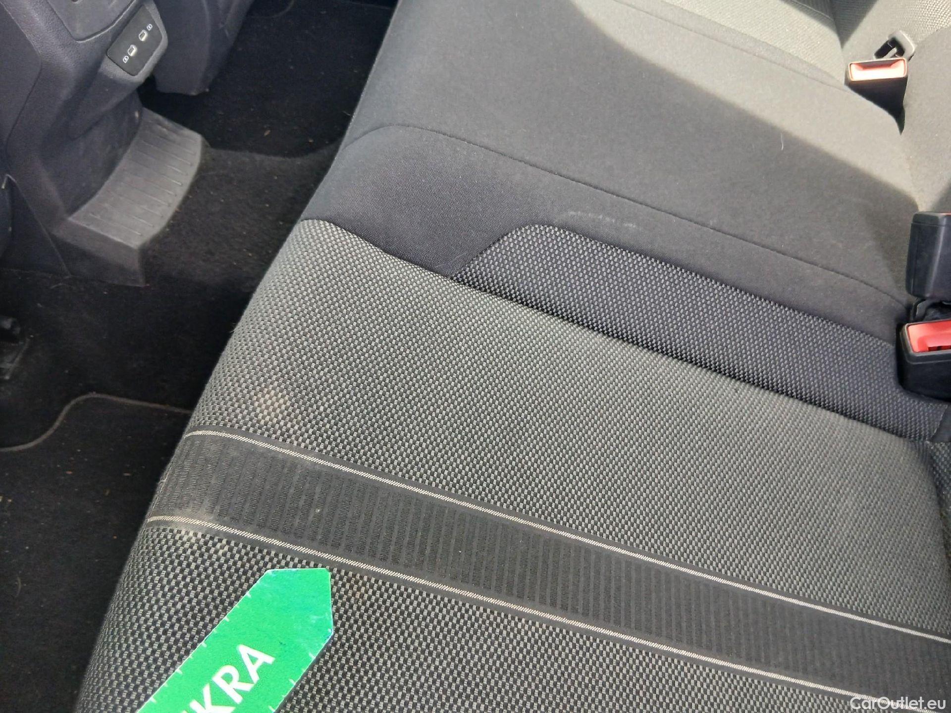  Volkswagen  T-ROC VOLKSWAGEN  / 2021 / 5P / todoterreno Life 1.5 TSI 110kW (150CV) DSG #35