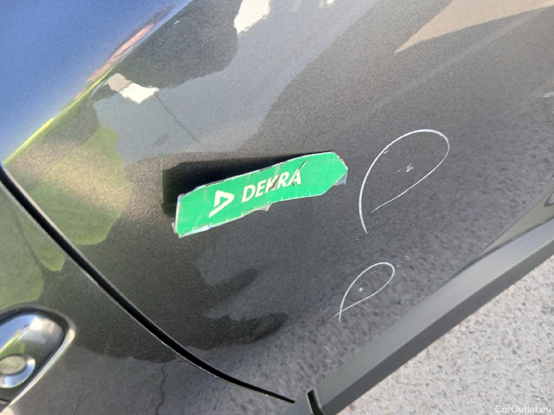  Toyota  C-HR TOYOTA  / 2019 / 5P / todoterreno 1.8 125H Advance #26