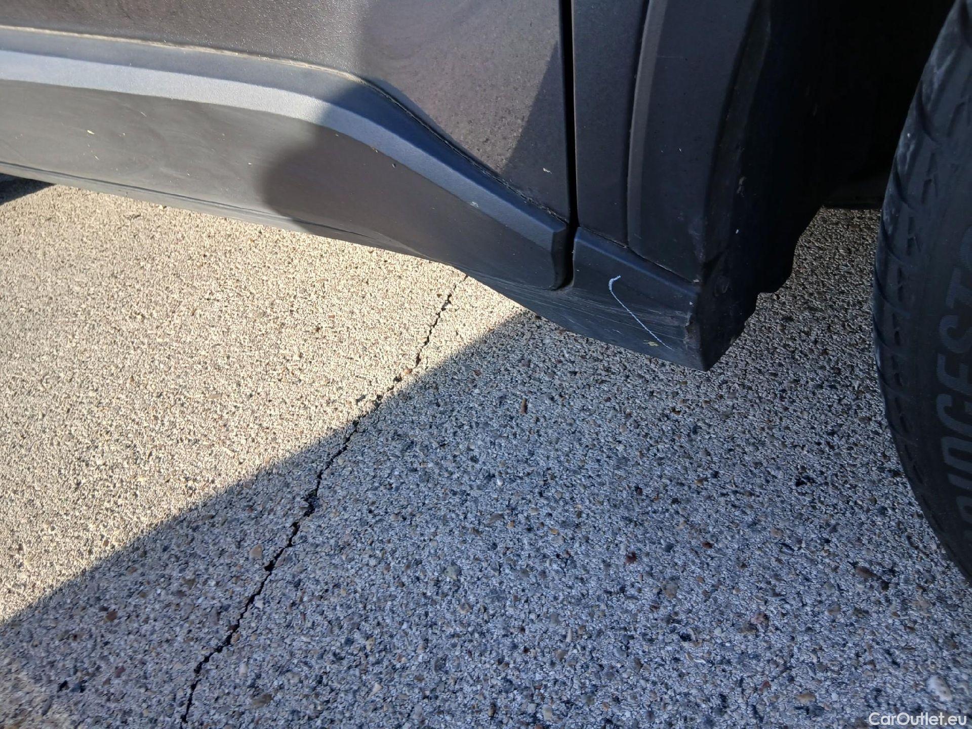  Toyota  C-HR TOYOTA  / 2019 / 5P / todoterreno 1.8 125H Advance #59