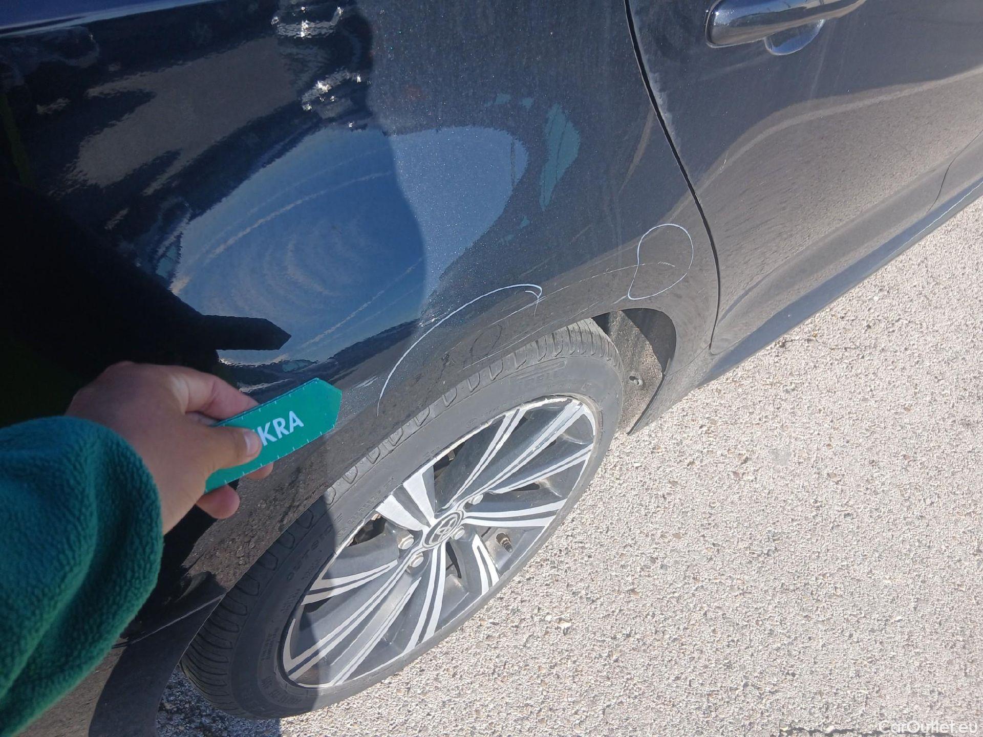  Toyota  Corolla TOYOTA  / 2019 / 5P / familiar 1.8 125H STYLE E-CVT TOURING SPORT #21