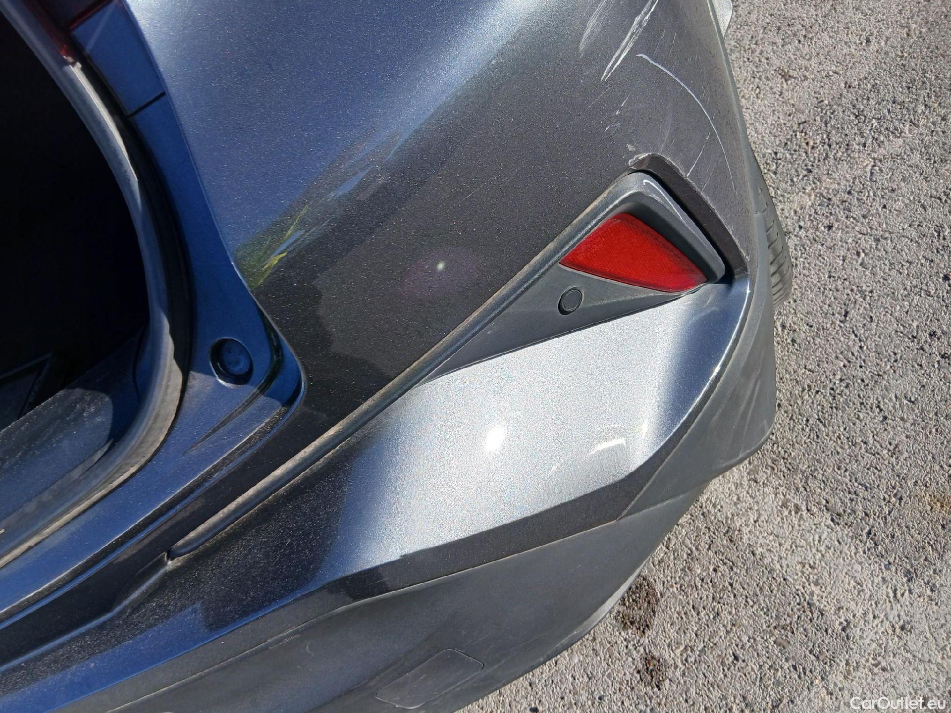  Toyota  C-HR TOYOTA  / 2019 / 5P / todoterreno 1.8 125H Advance #37