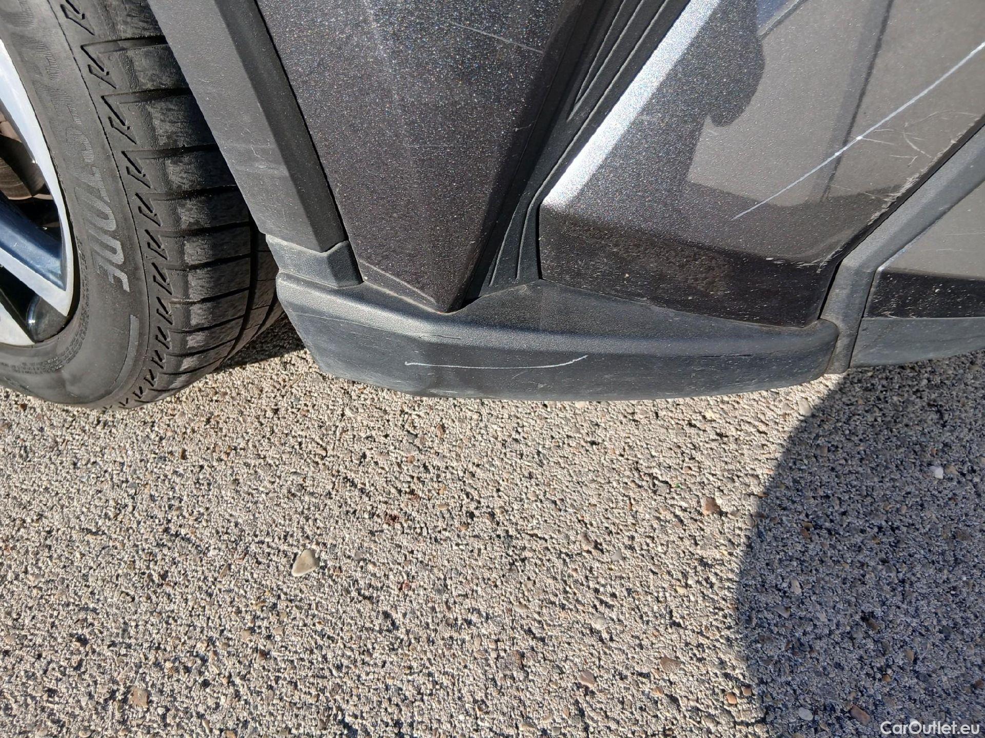  Toyota  C-HR TOYOTA  / 2019 / 5P / todoterreno 1.8 125H Advance #6