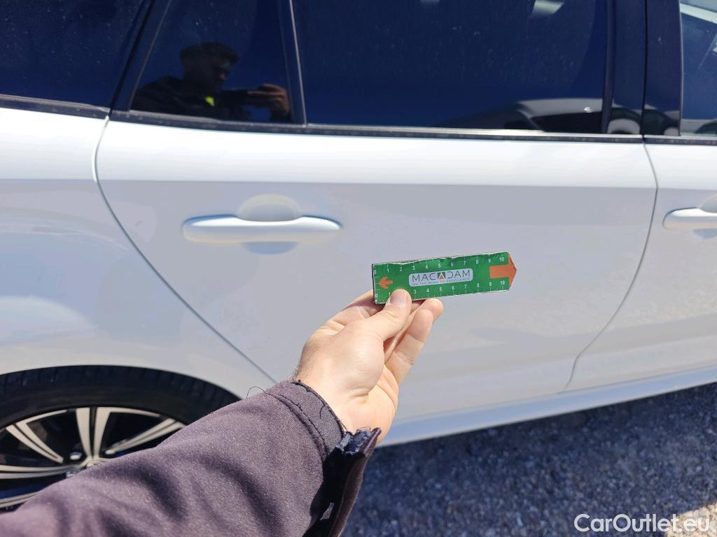  Toyota  Corolla TOYOTA  / 2019 / 5P / familiar 1.8 125H STYLE E-CVT TOURING SPORT #39