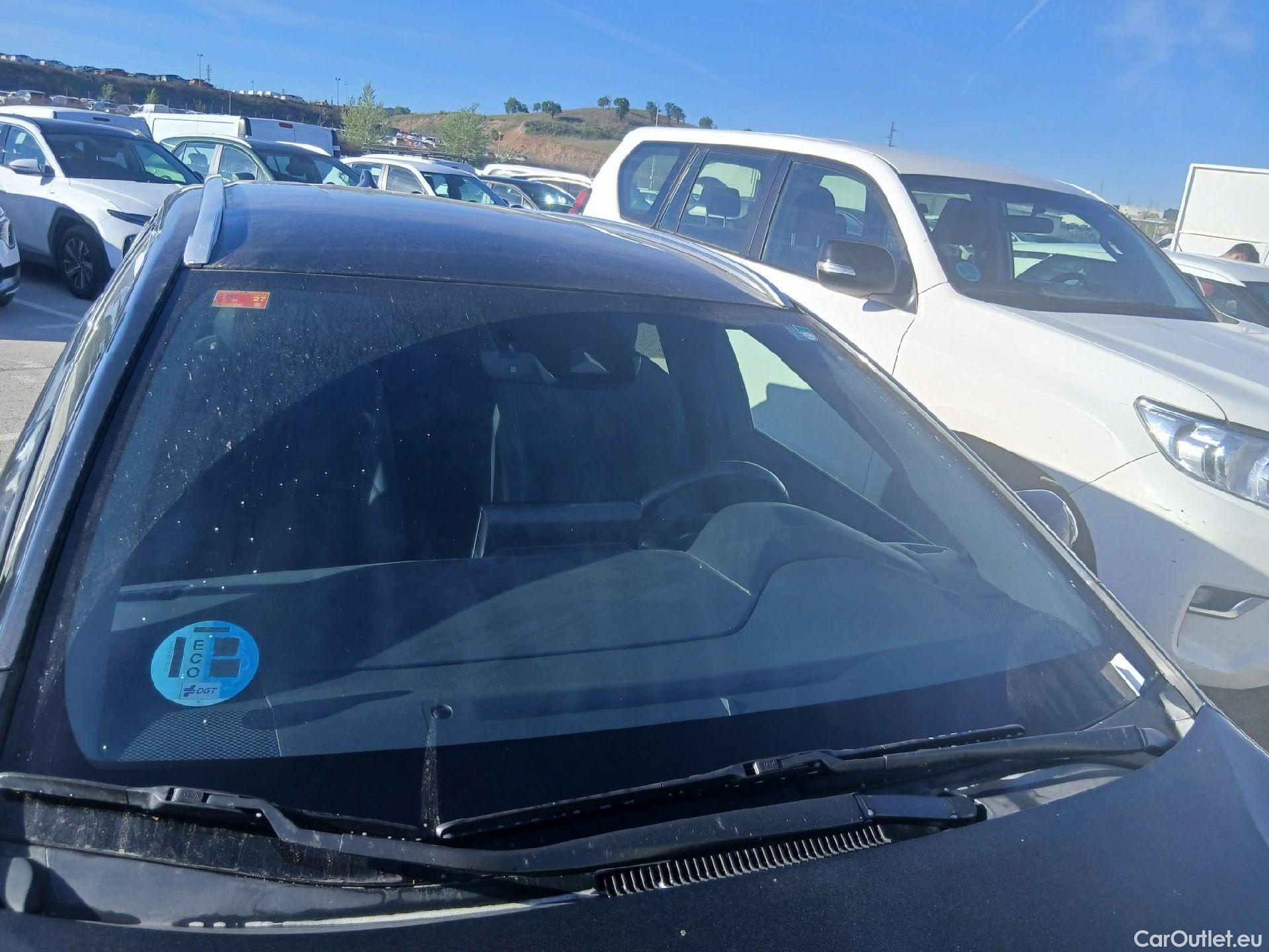  Toyota  Corolla TOYOTA  / 2019 / 5P / familiar 1.8 125H STYLE E-CVT TOURING SPORT #9