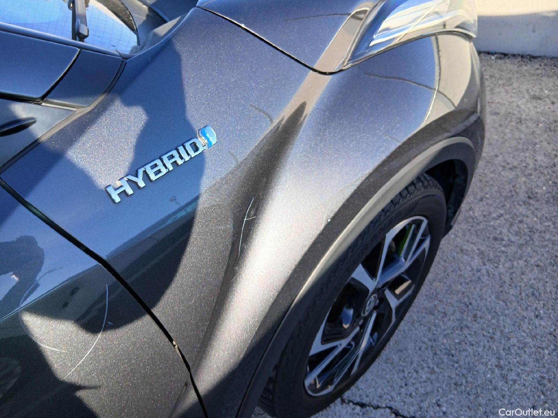  Toyota  C-HR TOYOTA  / 2019 / 5P / todoterreno 1.8 125H Advance #56