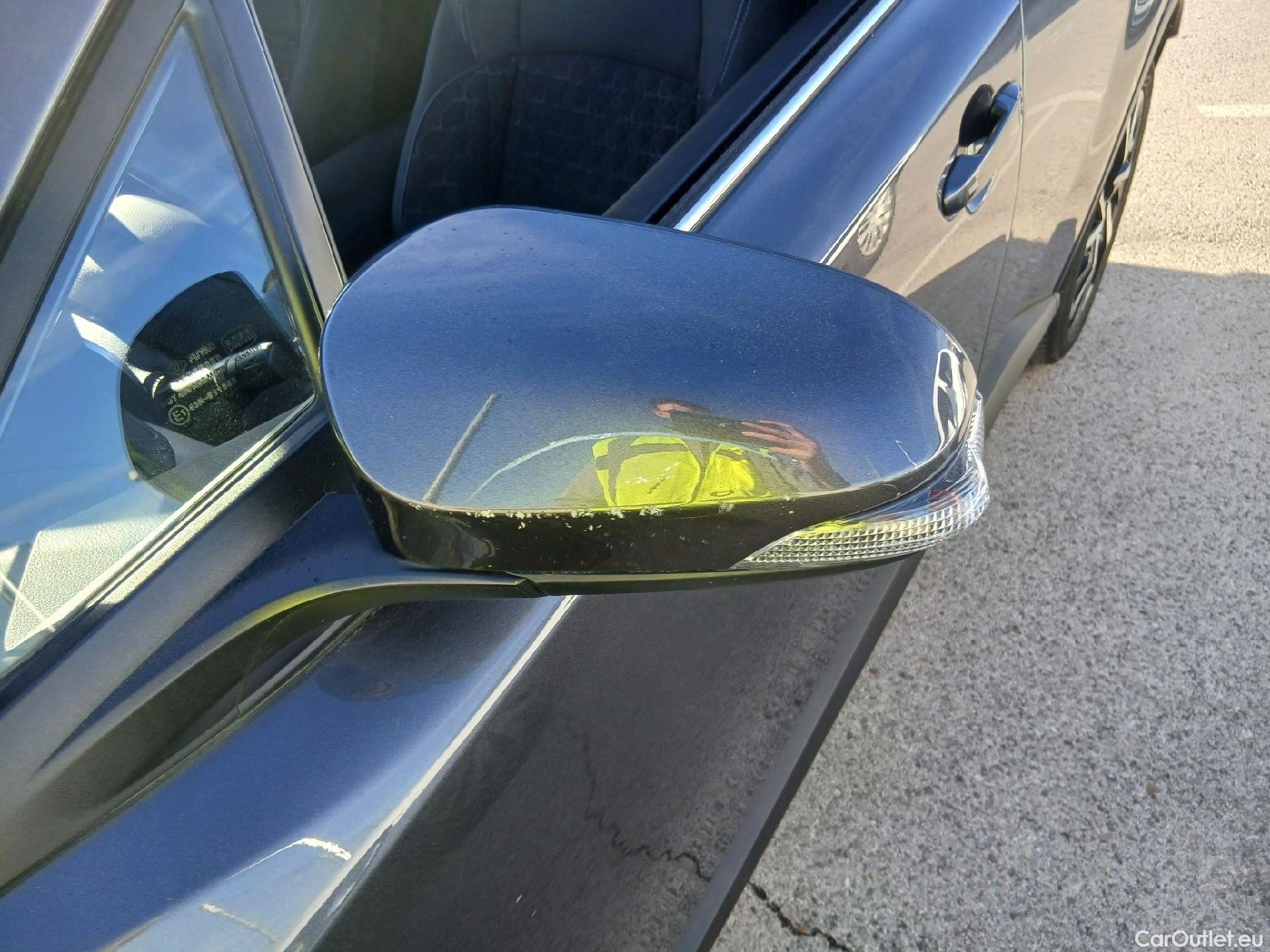  Toyota  C-HR TOYOTA  / 2019 / 5P / todoterreno 1.8 125H Advance #20