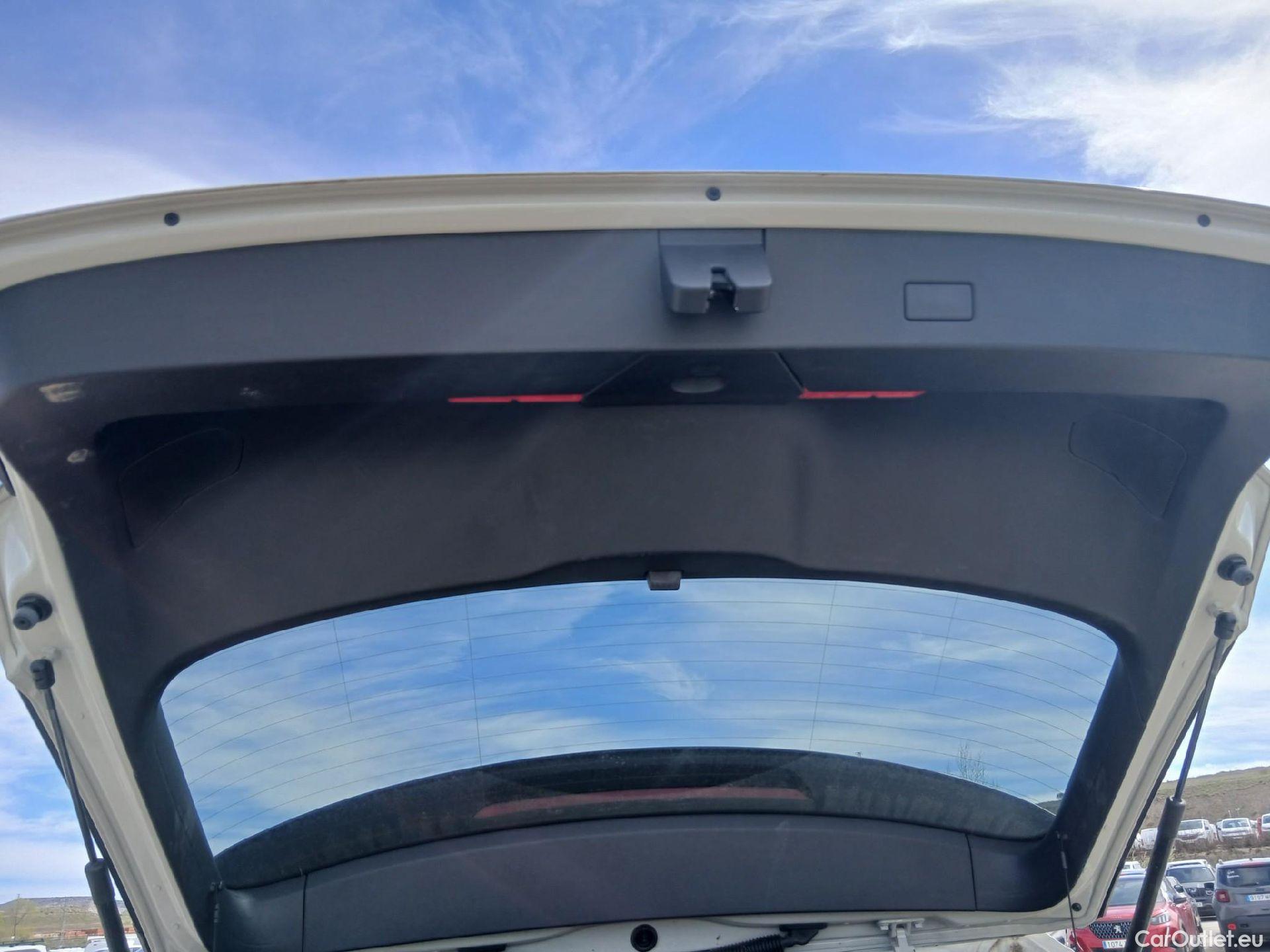  Volkswagen  T-ROC VOLKSWAGEN  / 2021 / 5P / todoterreno Life 1.5 TSI 110kW (150CV) DSG #26