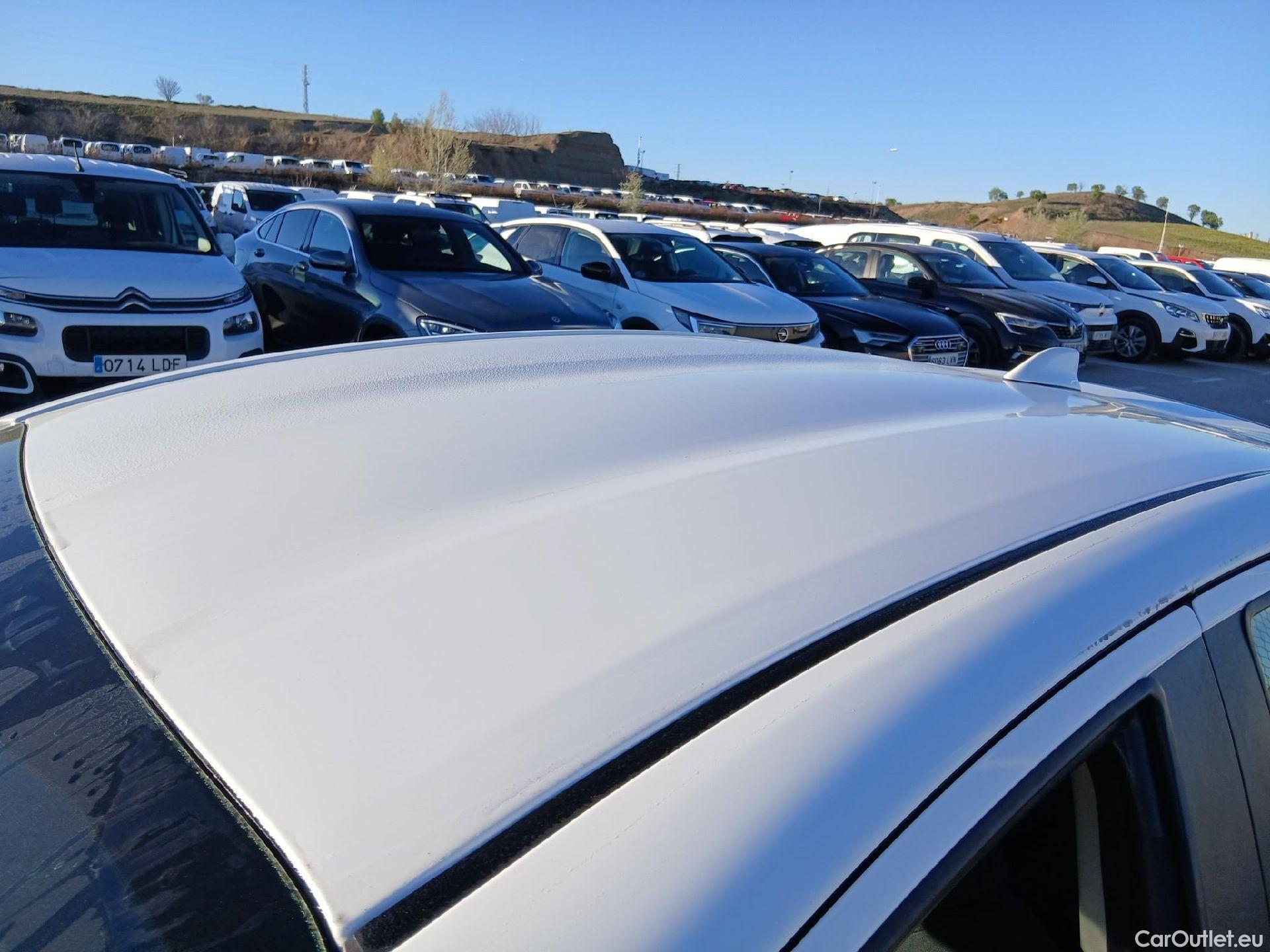  Toyota  Yaris TOYOTA  / 2020 / 5P / berlina con portón 1.5 120H Active Tech #10