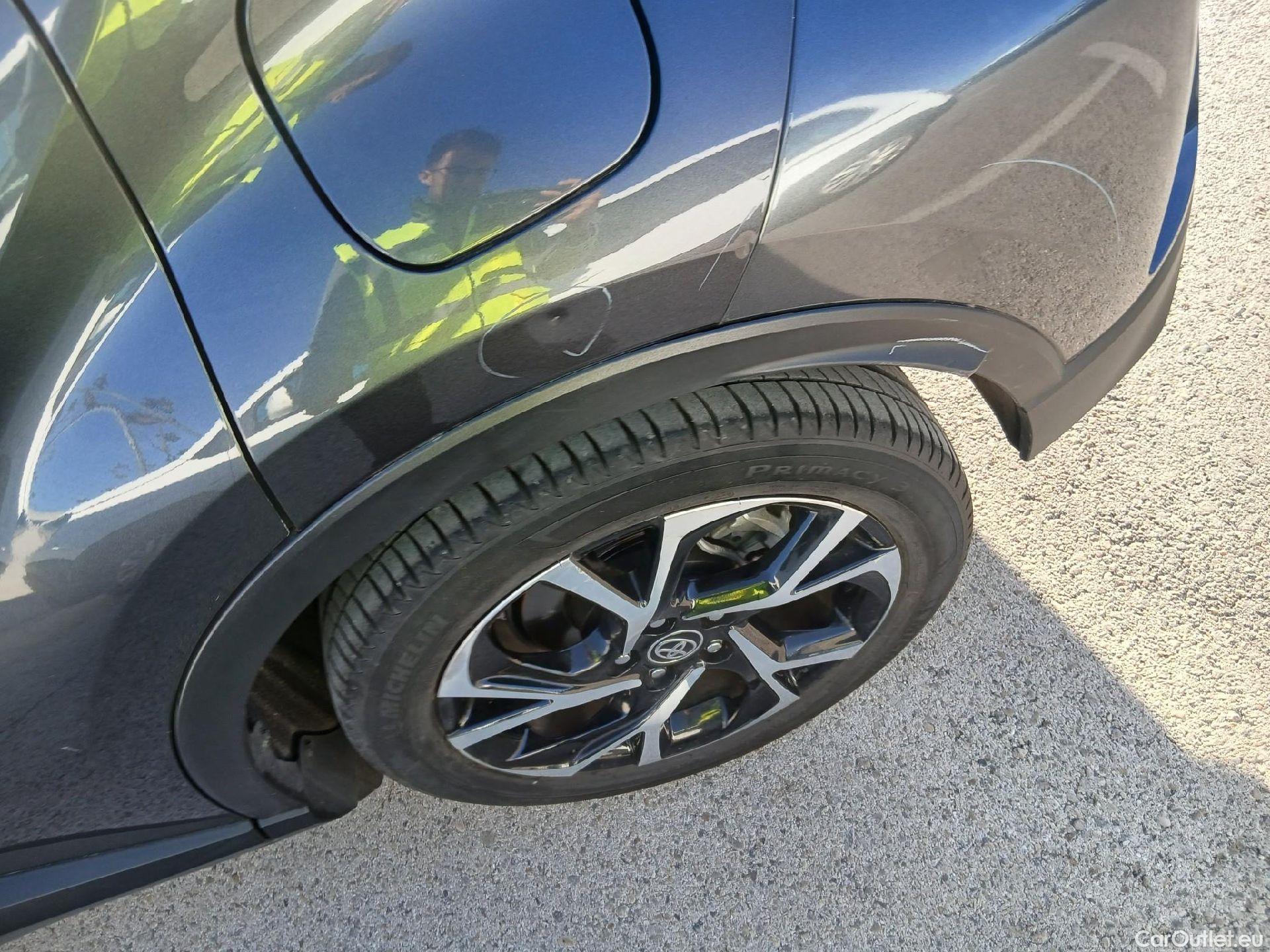  Toyota  C-HR TOYOTA  / 2019 / 5P / todoterreno 1.8 125H Advance #31