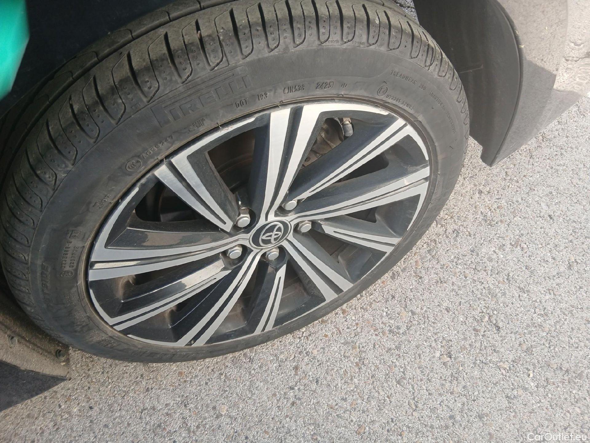  Toyota  Corolla TOYOTA  / 2019 / 5P / familiar 1.8 125H STYLE E-CVT TOURING SPORT #15