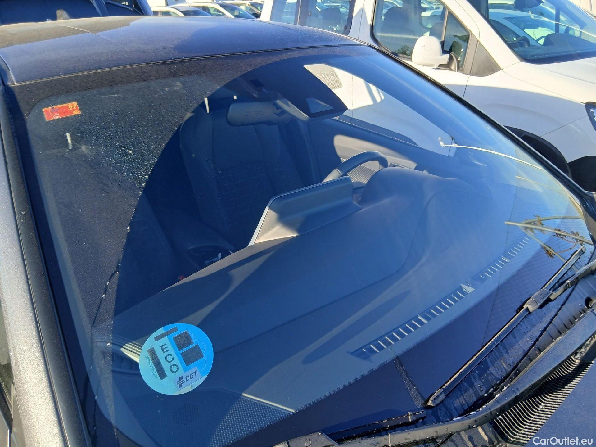  Toyota  C-HR TOYOTA  / 2019 / 5P / todoterreno 1.8 125H Advance #3