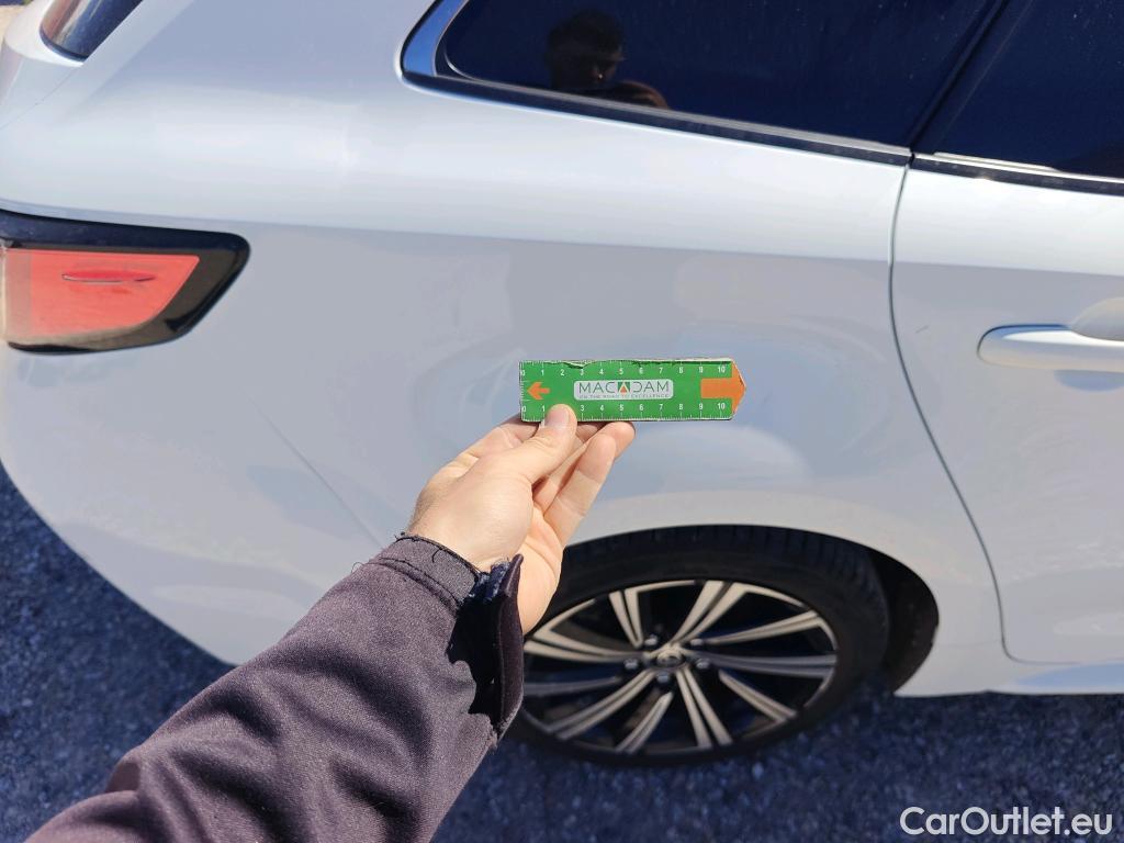  Toyota  Corolla TOYOTA  / 2019 / 5P / familiar 1.8 125H STYLE E-CVT TOURING SPORT #35