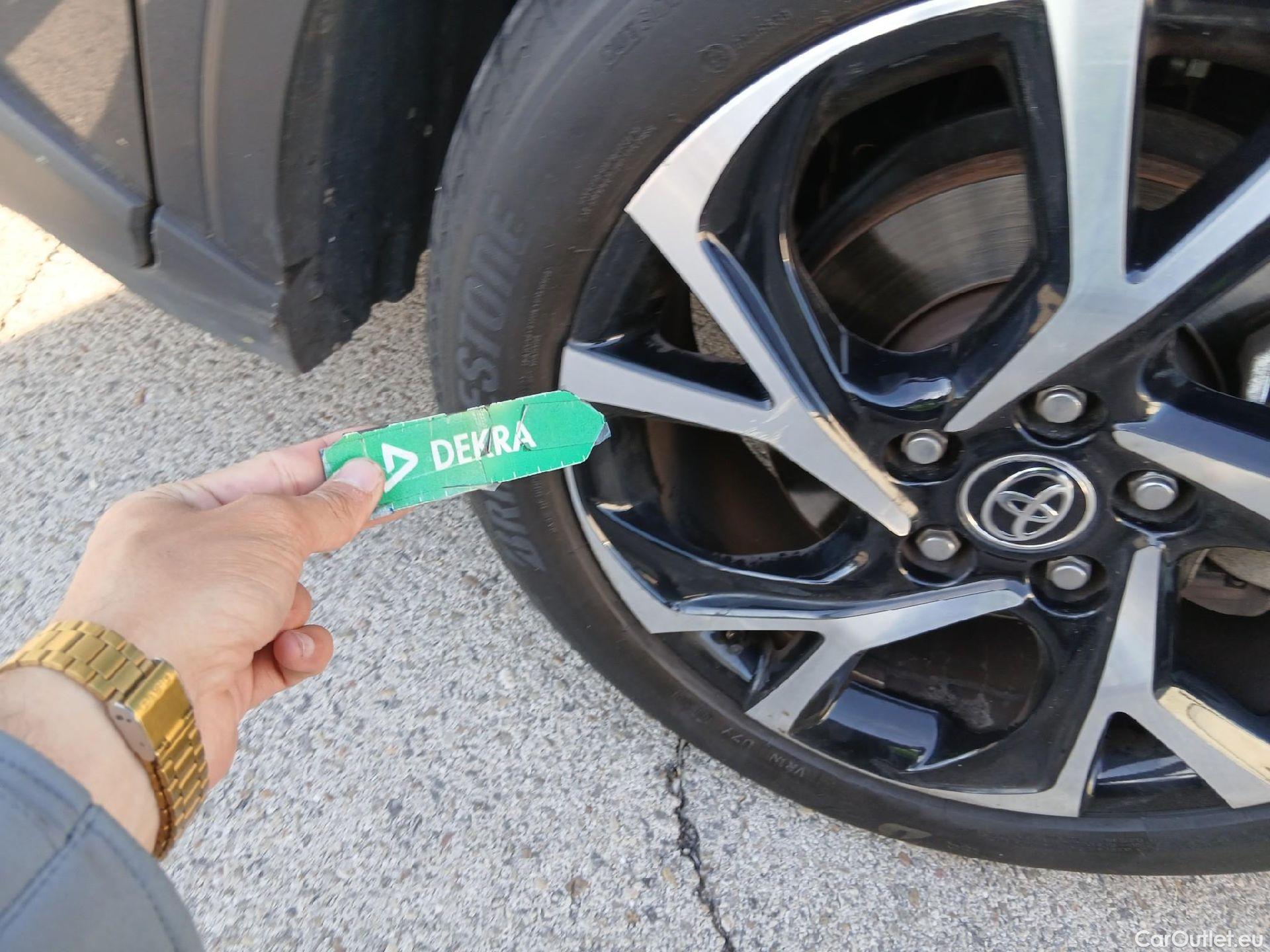  Toyota  C-HR TOYOTA  / 2019 / 5P / todoterreno 1.8 125H Advance #58