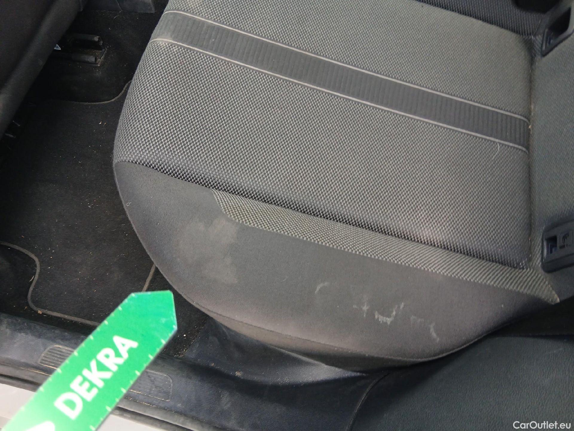  Volkswagen  T-ROC VOLKSWAGEN  / 2021 / 5P / todoterreno Life 1.5 TSI 110kW (150CV) DSG #34