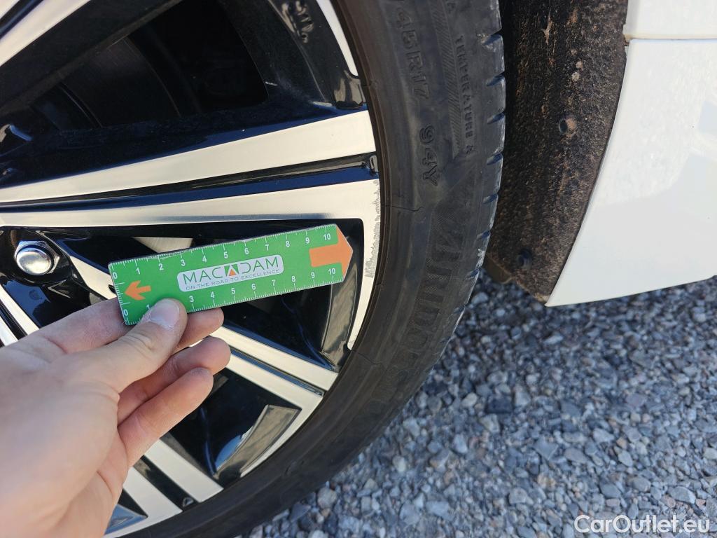  Toyota  Corolla TOYOTA  / 2019 / 5P / familiar 1.8 125H STYLE E-CVT TOURING SPORT #14