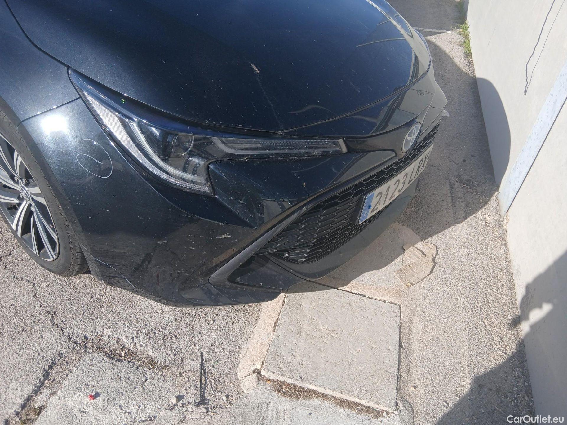  Toyota  Corolla TOYOTA  / 2019 / 5P / familiar 1.8 125H STYLE E-CVT TOURING SPORT #3