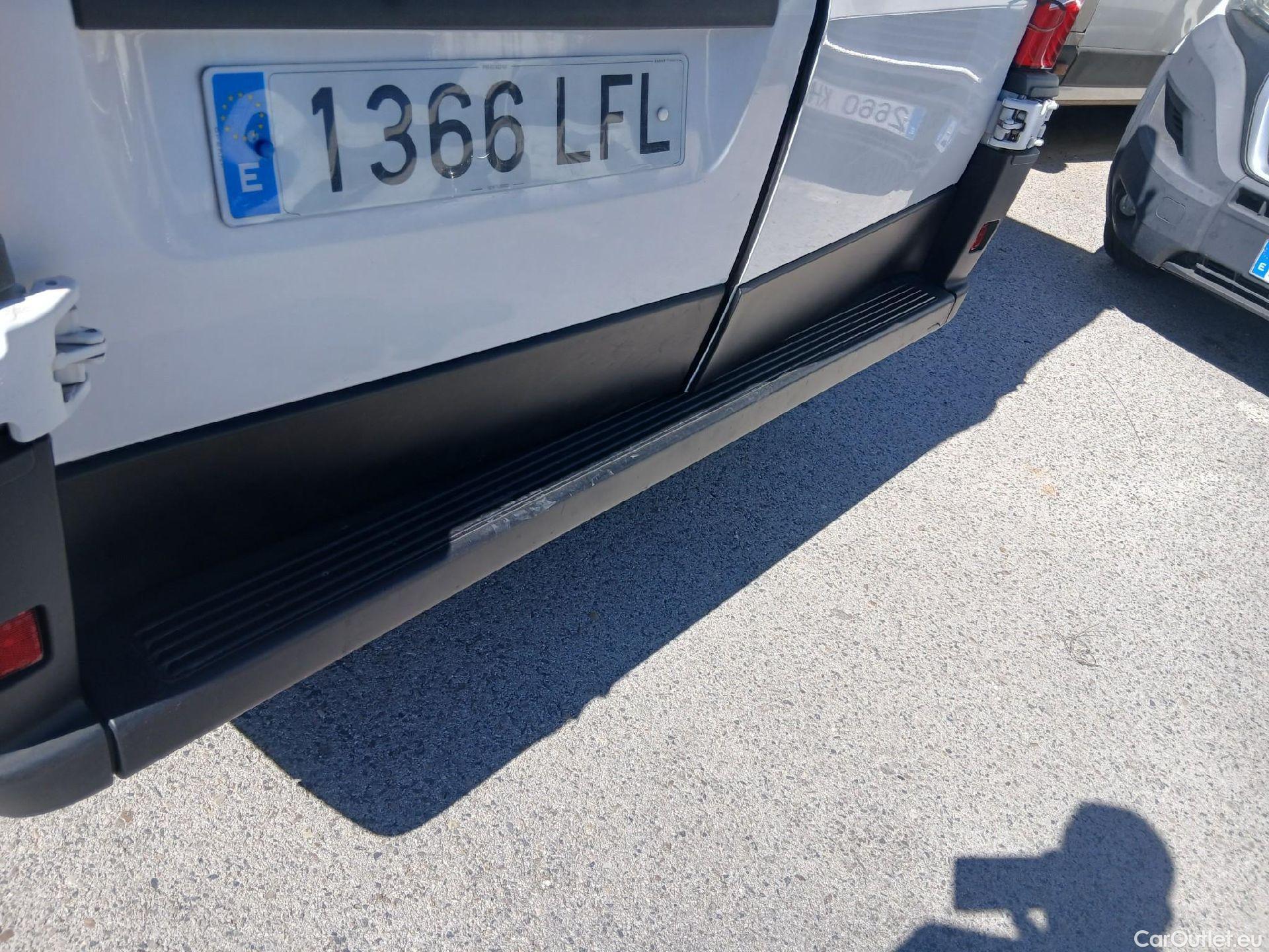  Fiat  Ducato FIAT  / 2014 / 4P / furgón 35 2.3 Mjet Furgón Medio Alto 96kW (130C #40