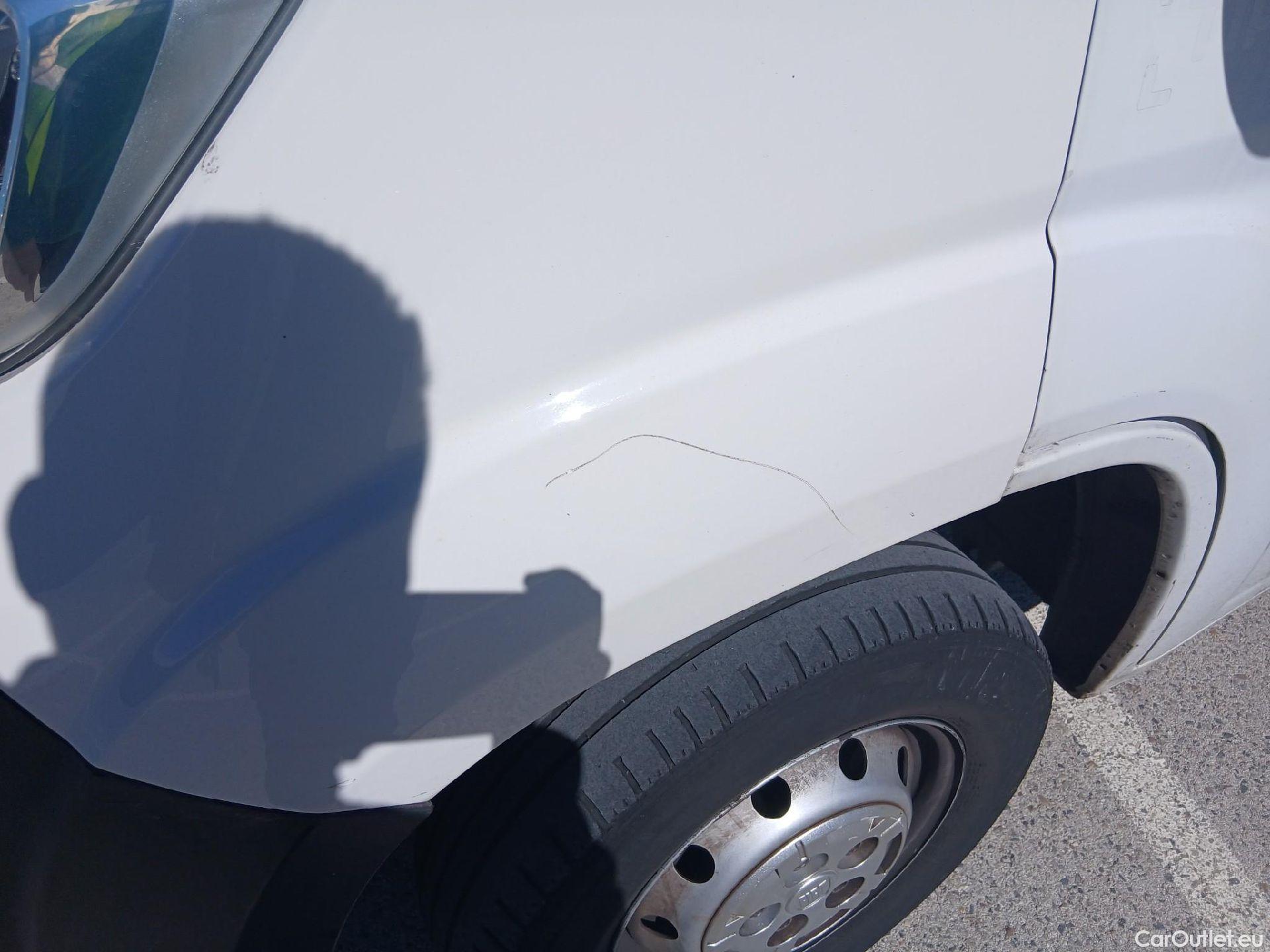  Fiat  Ducato FIAT  / 2014 / 4P / furgón 35 2.3 Mjet Furgón Medio Alto 96kW (130C #26