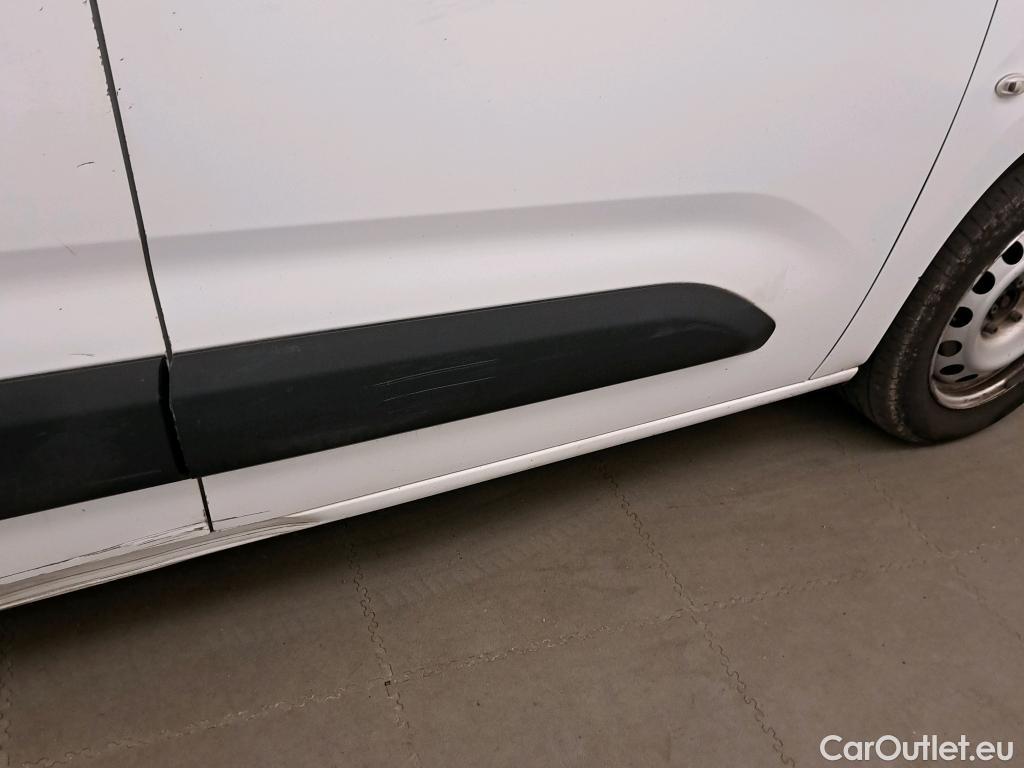  Peugeot  Partner PEUGEOT  / 2018 / 3P / furgón derivado de turismo Pro Standard 1000kg BlueHDi 73kW #57