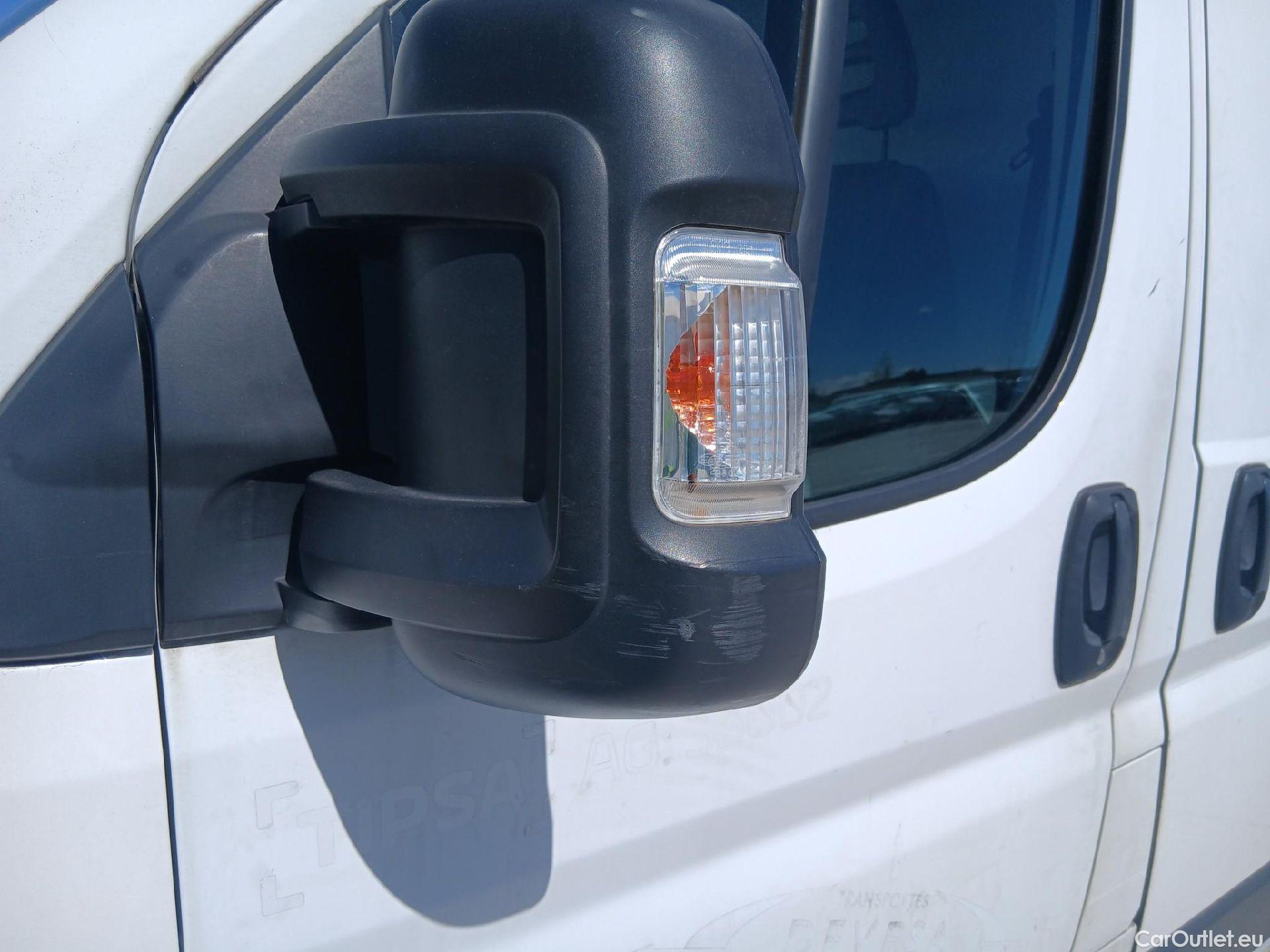  Fiat  Ducato FIAT  / 2014 / 4P / furgón 35 2.3 Mjet Furgón Medio Alto 96kW (130C #28