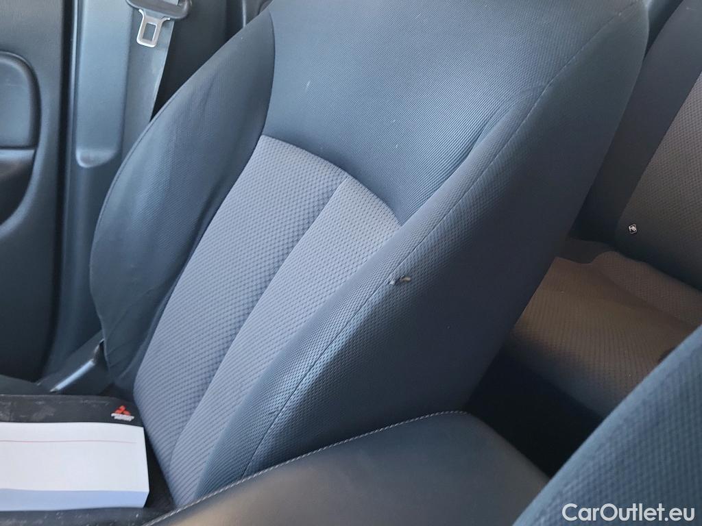  Mitsubishi  L200 MITSUBISHI  / 2019 / 4P / pickup doble cabina D/C 220 DI-D M-Pro #24