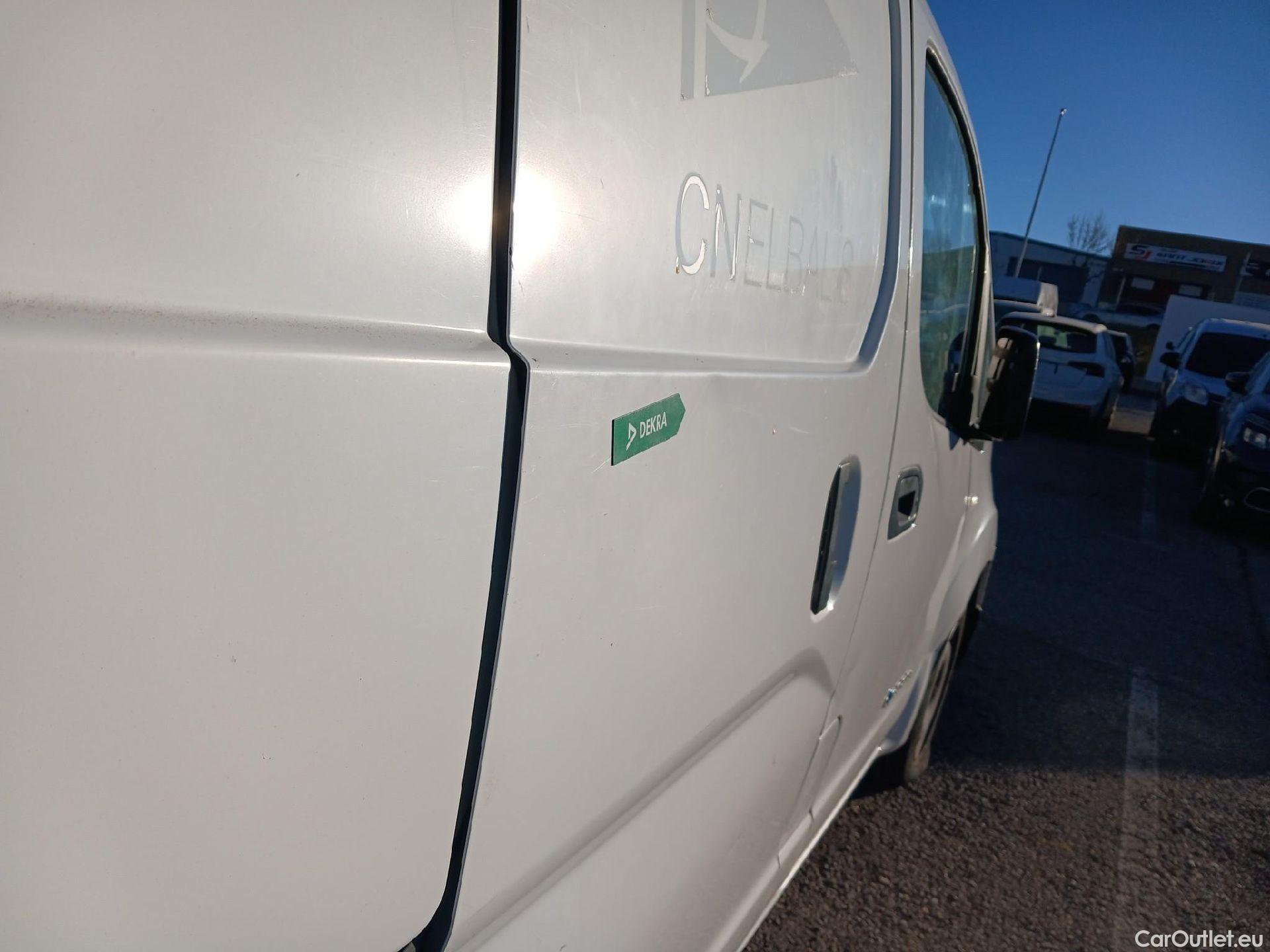  Nissan  NV200 NISSAN e- / 2009 / 4P / furgón Furgón 4p 40 kWh PROFESIONAL #65