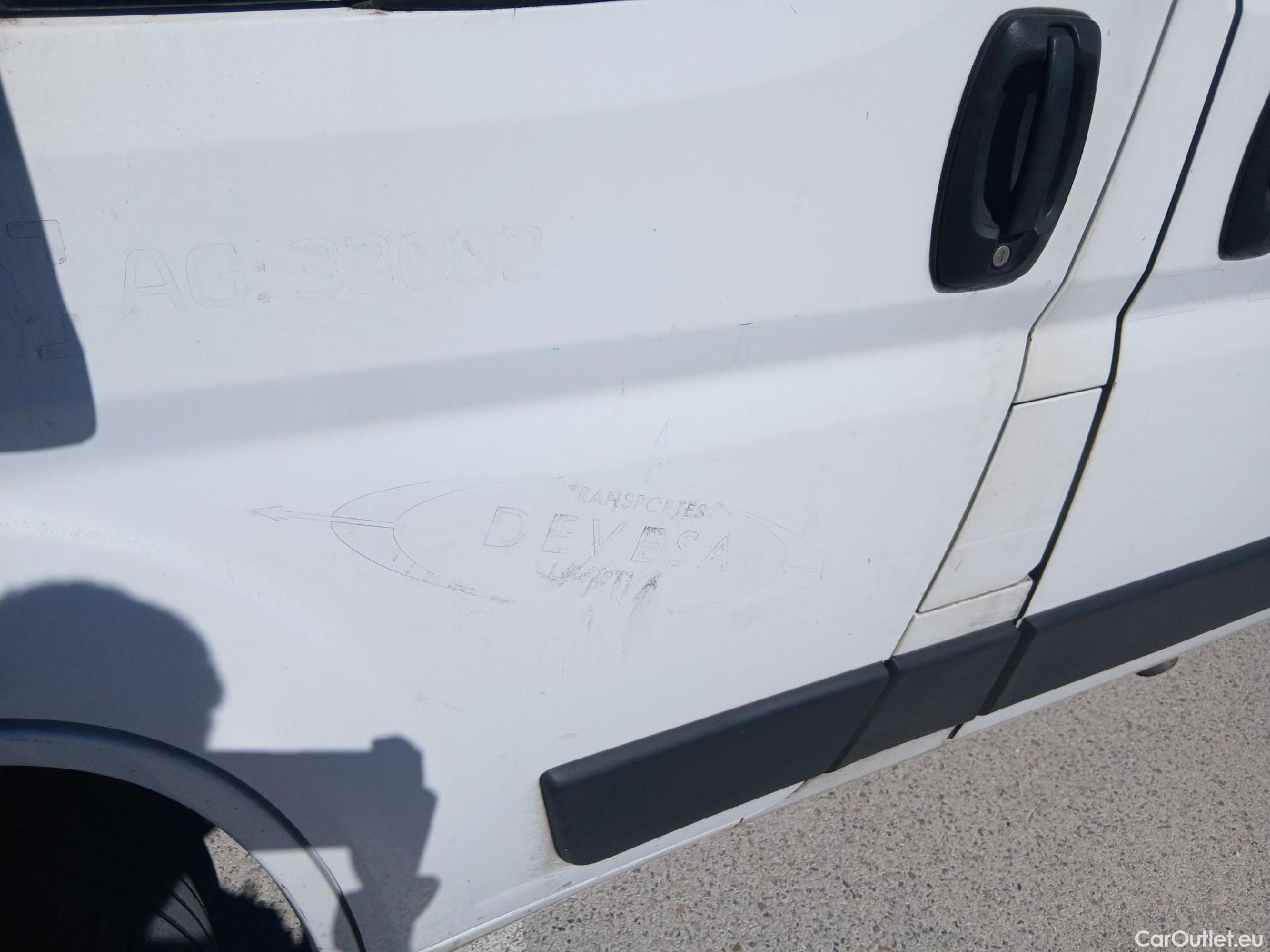  Fiat  Ducato FIAT  / 2014 / 4P / furgón 35 2.3 Mjet Furgón Medio Alto 96kW (130C #32