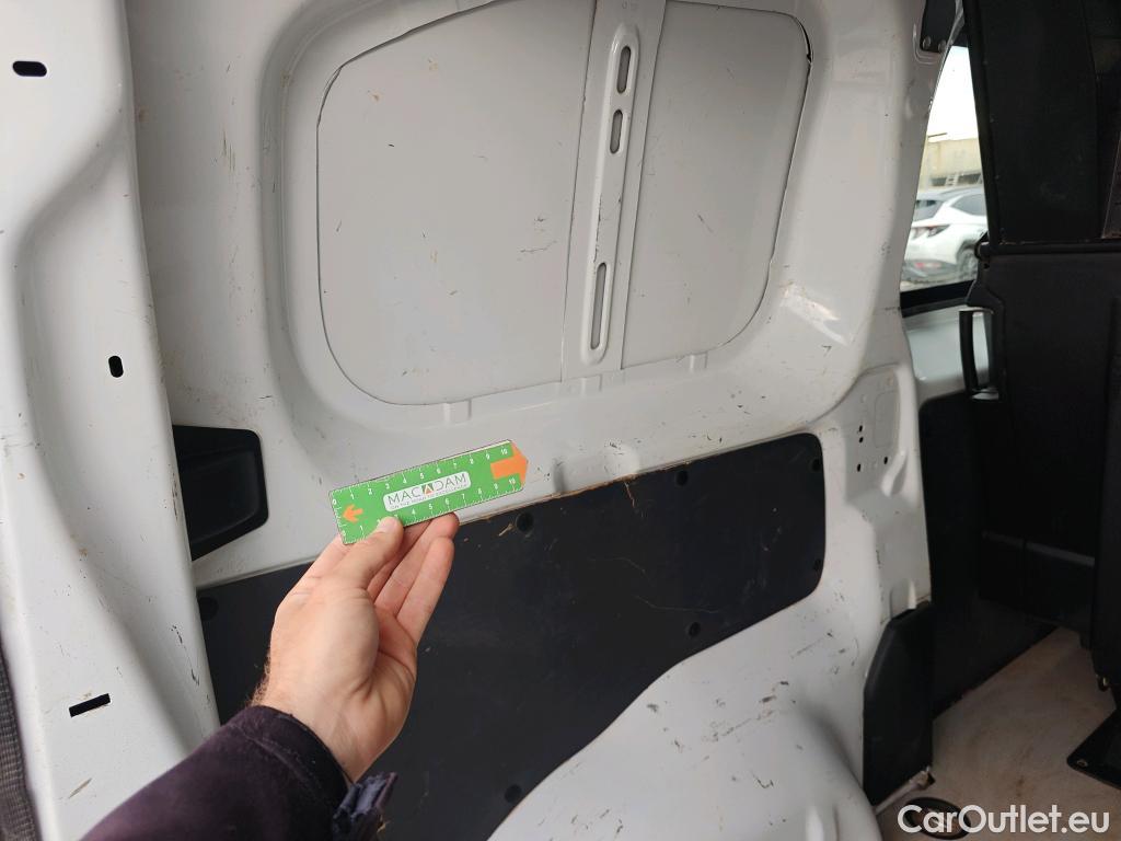  Opel  Vivaro OPEL  / 2019 / 4P / furgón 1.5 D 88kW (120CV) M Std Express M.P. DC #23